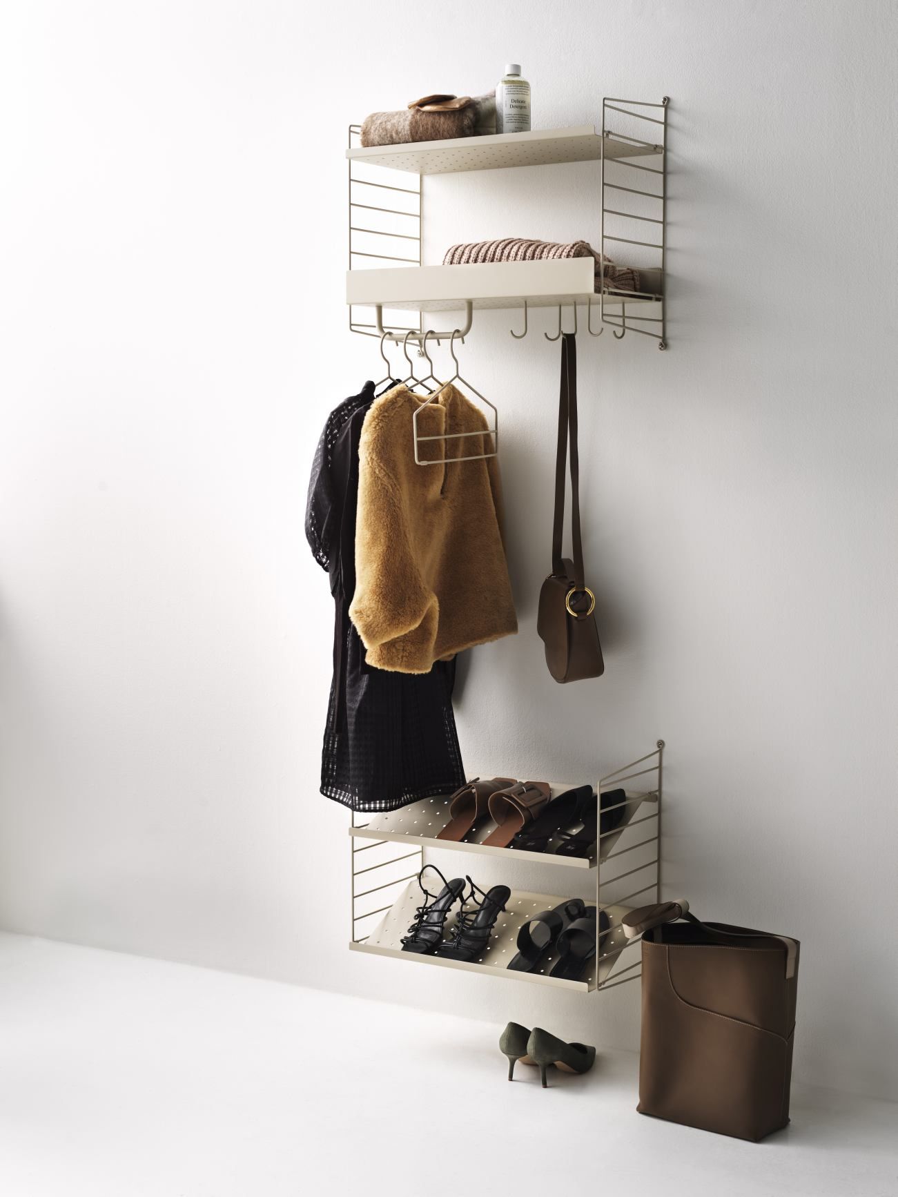 Flur KONFIGURATIONEN Hallway H1 String Furniture