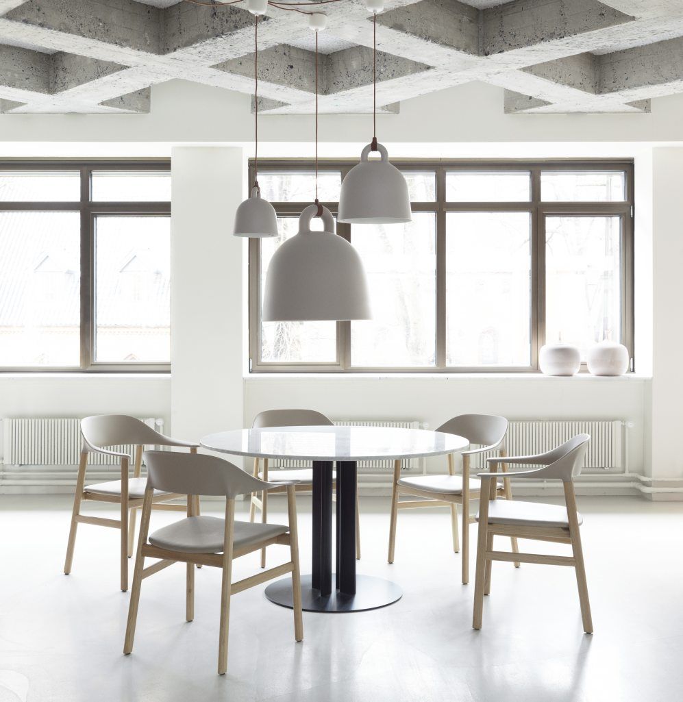 Bell Lamp Hängeleuchte Normann Copenhagen Sand Ø 35 cm