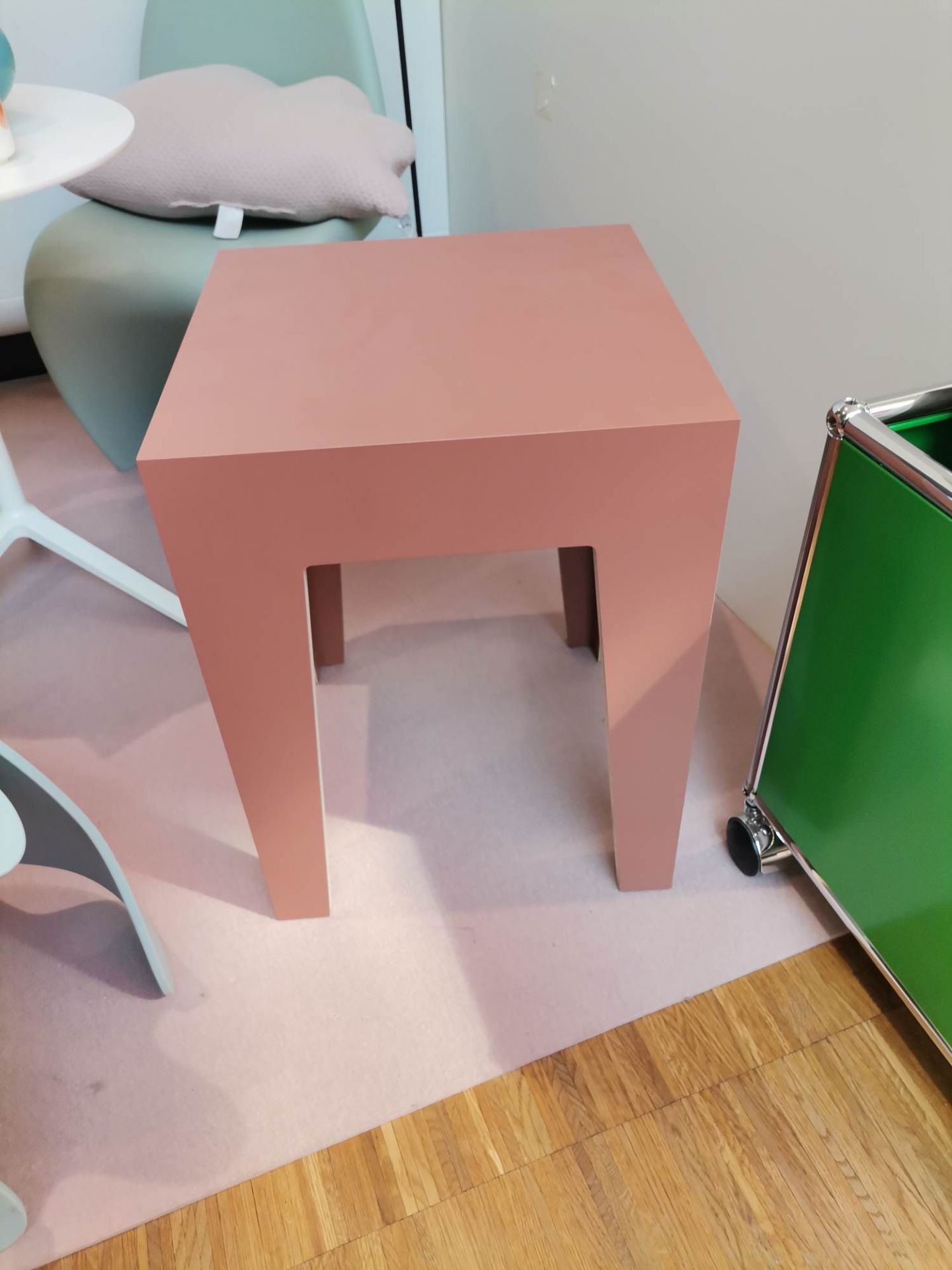 HENRIK Hocker TERRAKOTTA Das ganze Leben AUSSTELLUNGSSTÜCK 
