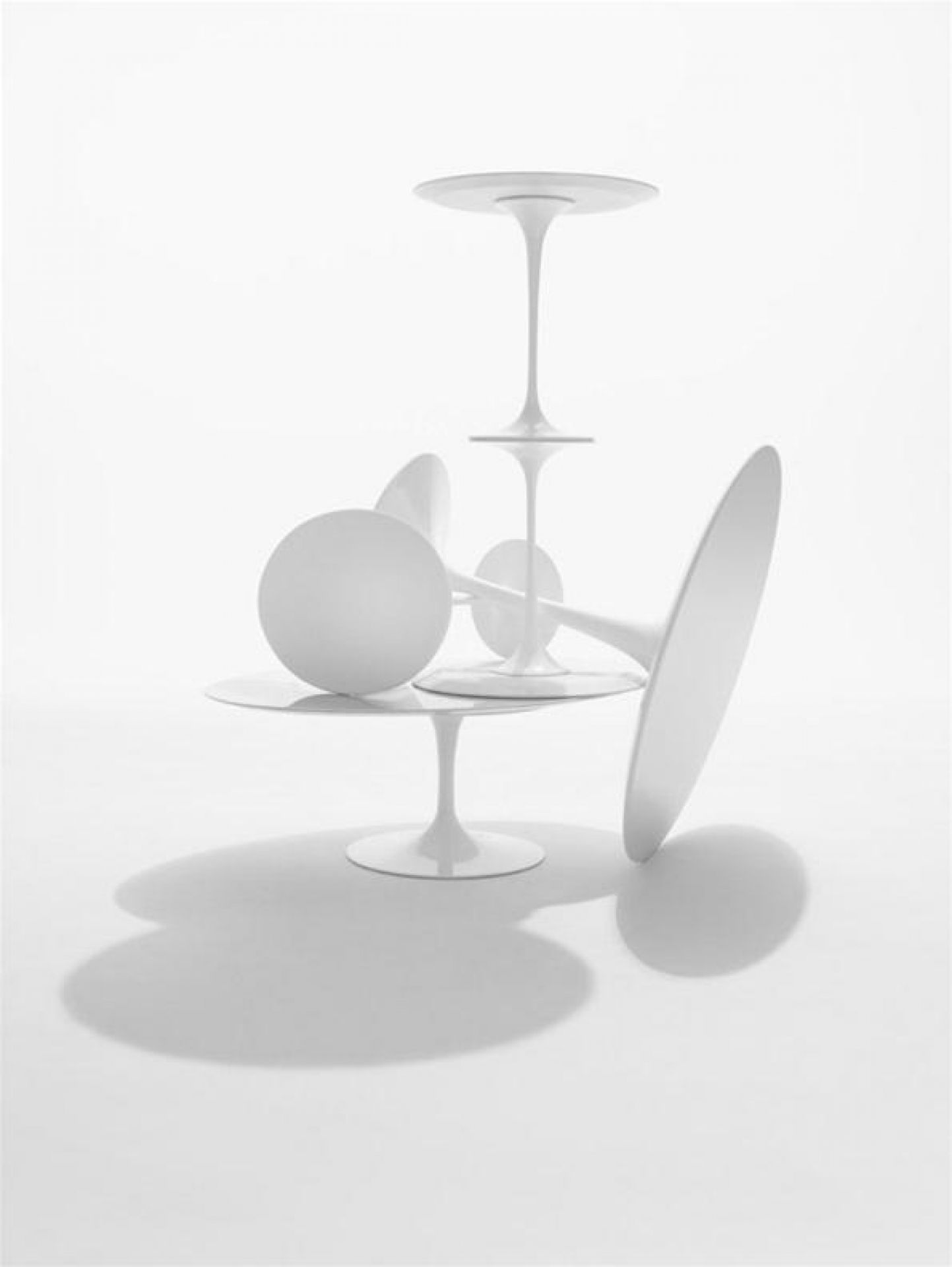 OUTDOOR Saarinen Tisch rund Knoll International - QUICK SHIP