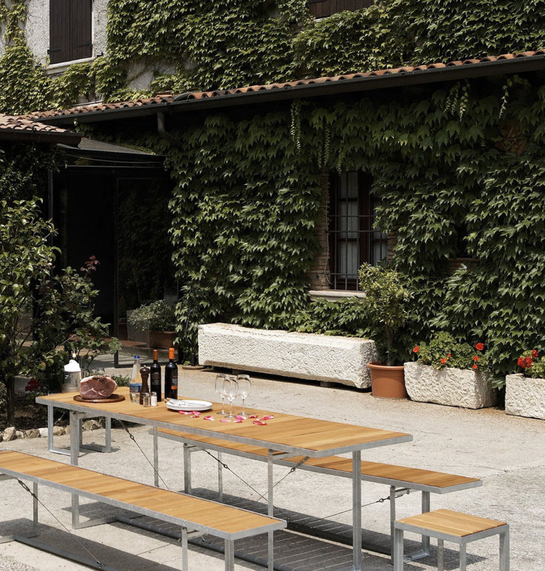 Jever  Architekten Tisch von Jan Kurtz
