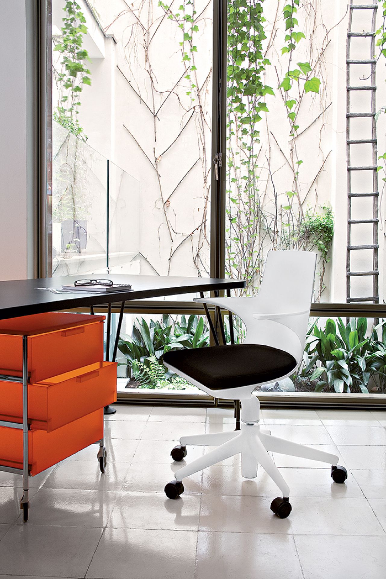 Spoon Chair Drehstuhl Kartell Schwarz Schwarz