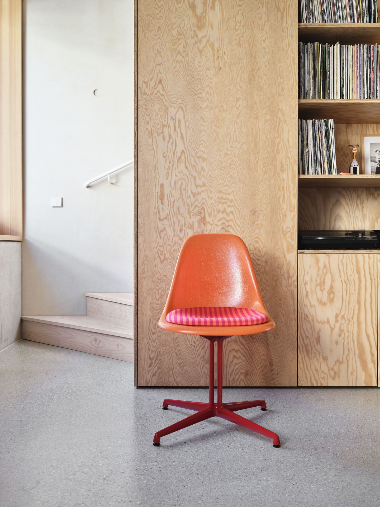 Eames Fiberglass Side Chair La Fonda Rot Orange Vitra LIMITED EDITION 