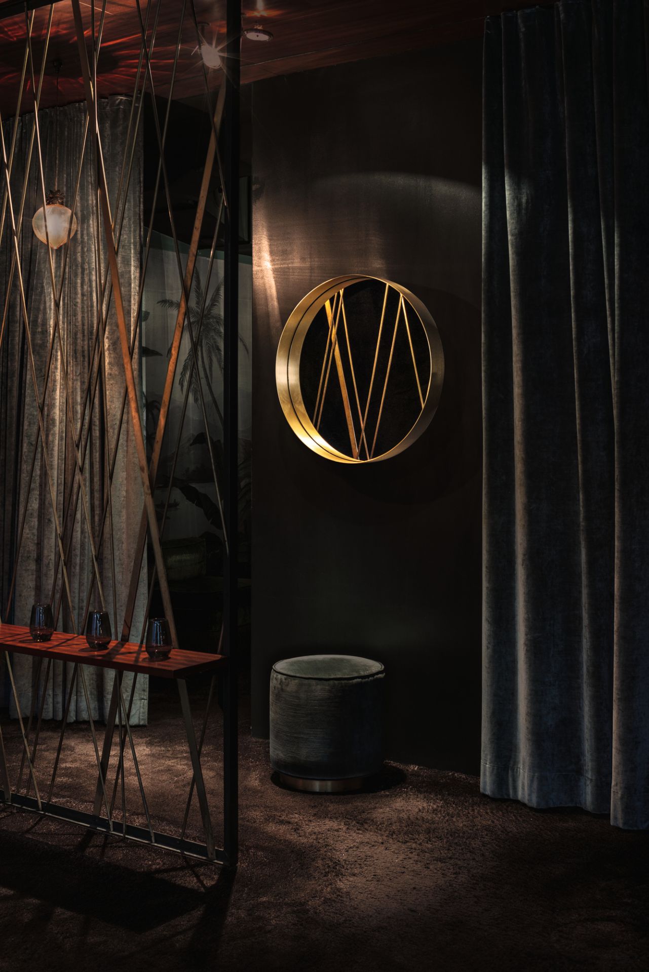 Cypris Mirror Wandspiegel Messing natur Classicon