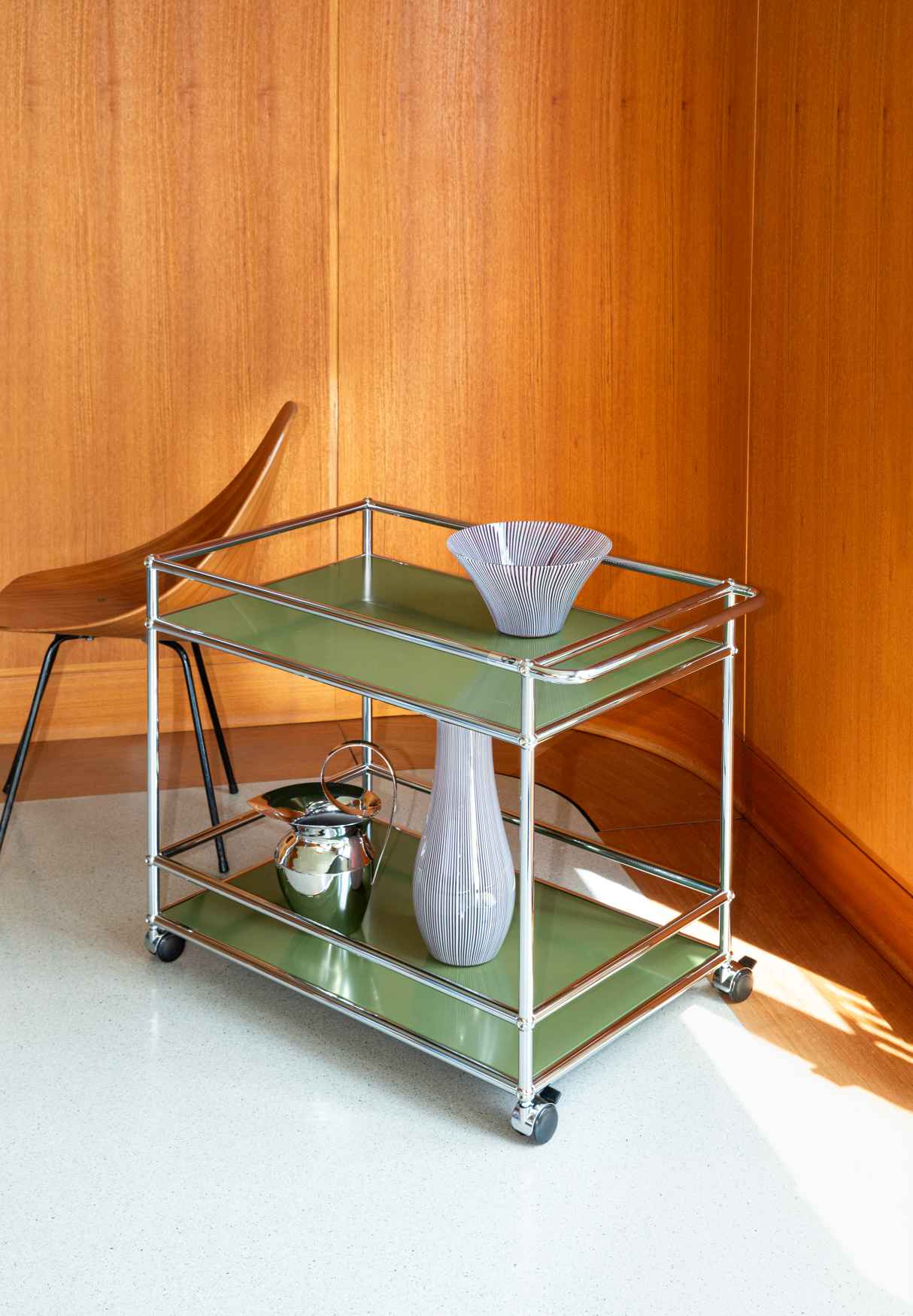 USM Haller Servierwagen Olivgrün NEU STANDARDFARBE