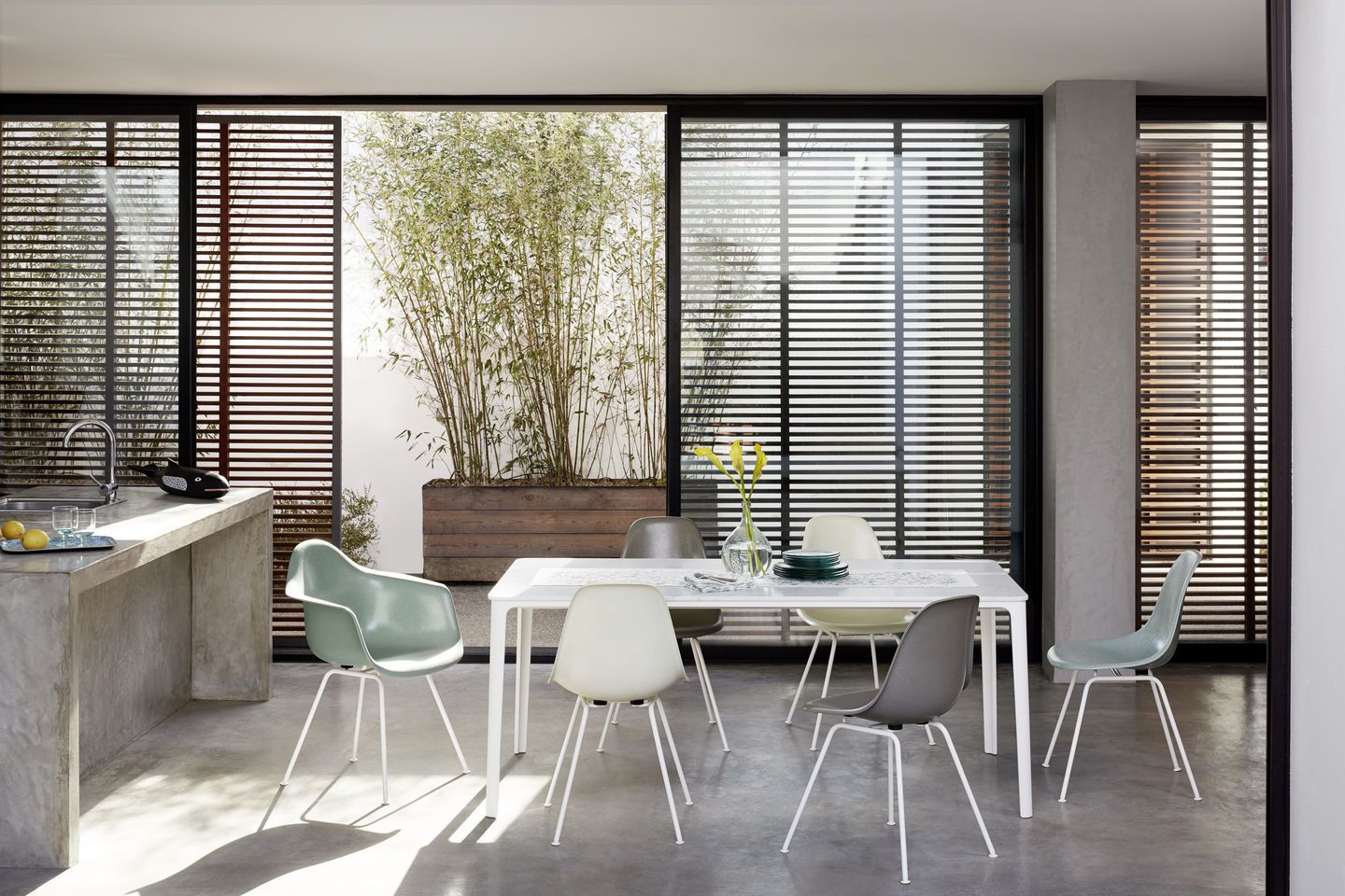 Eames Plastic Arm Chair DAX Stuhl Vitra
