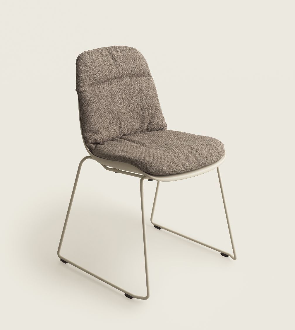 Elephantino Stuhl Kufengestell Kristalia