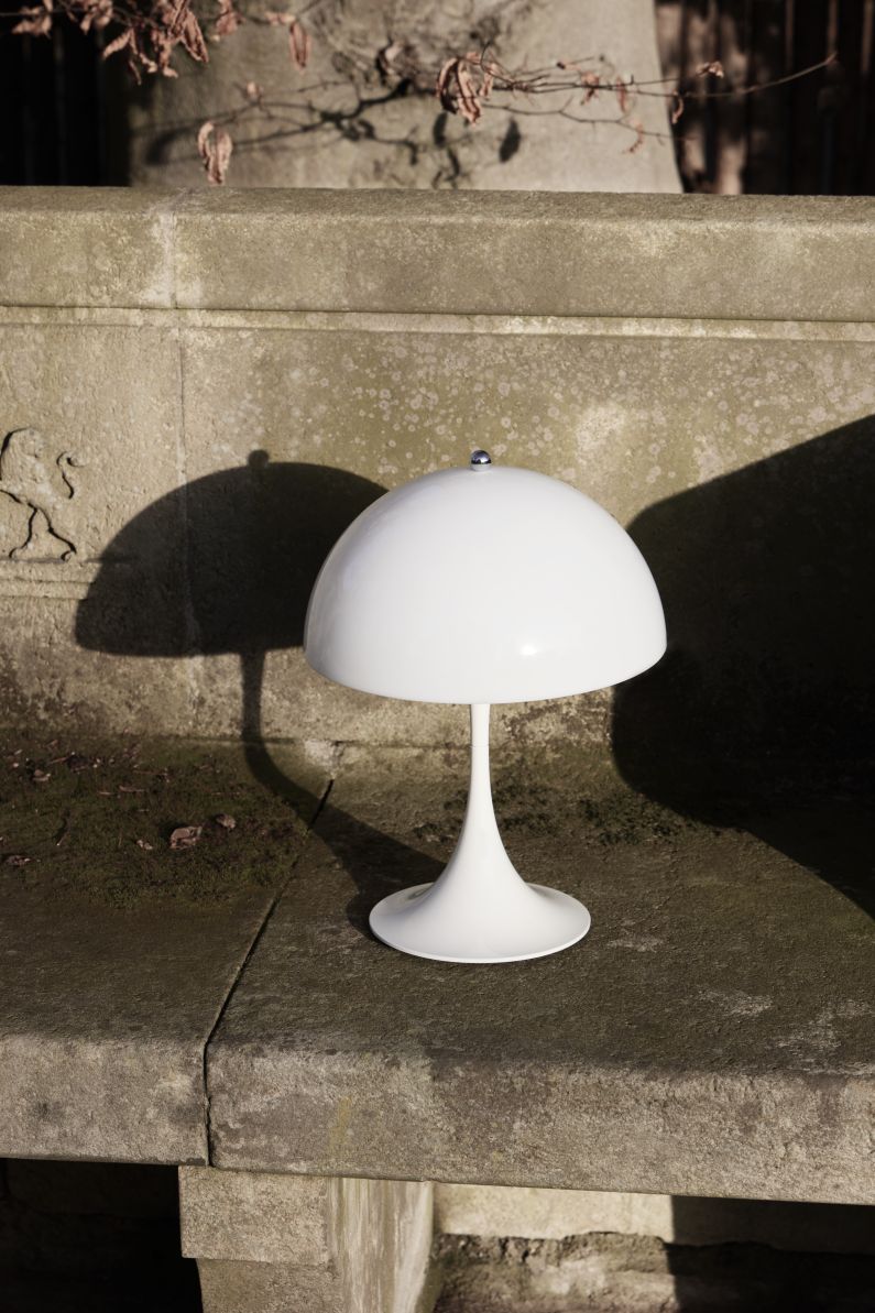Panthella 250 Portable Akku LED-Tischleuchte Indoor/Outdoor Opal Louis Poulsen 