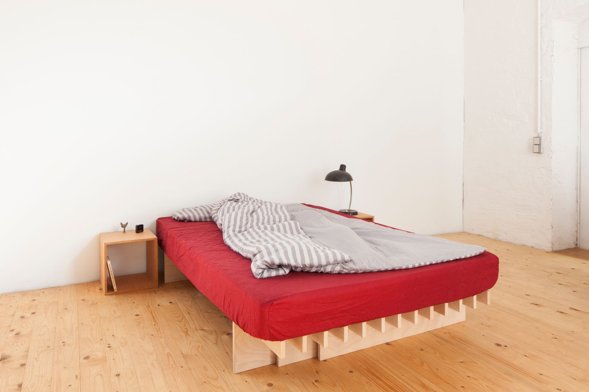 Cube Nachttisch Tojo