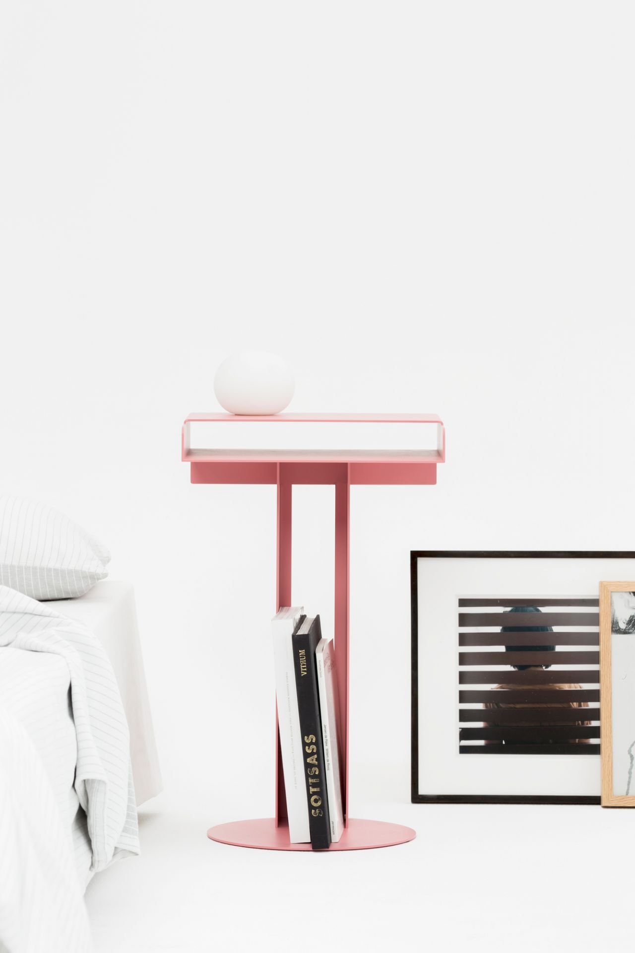 Meta Side Table Beistelltisch Schwarz New Tendency EINZELSTÜCK