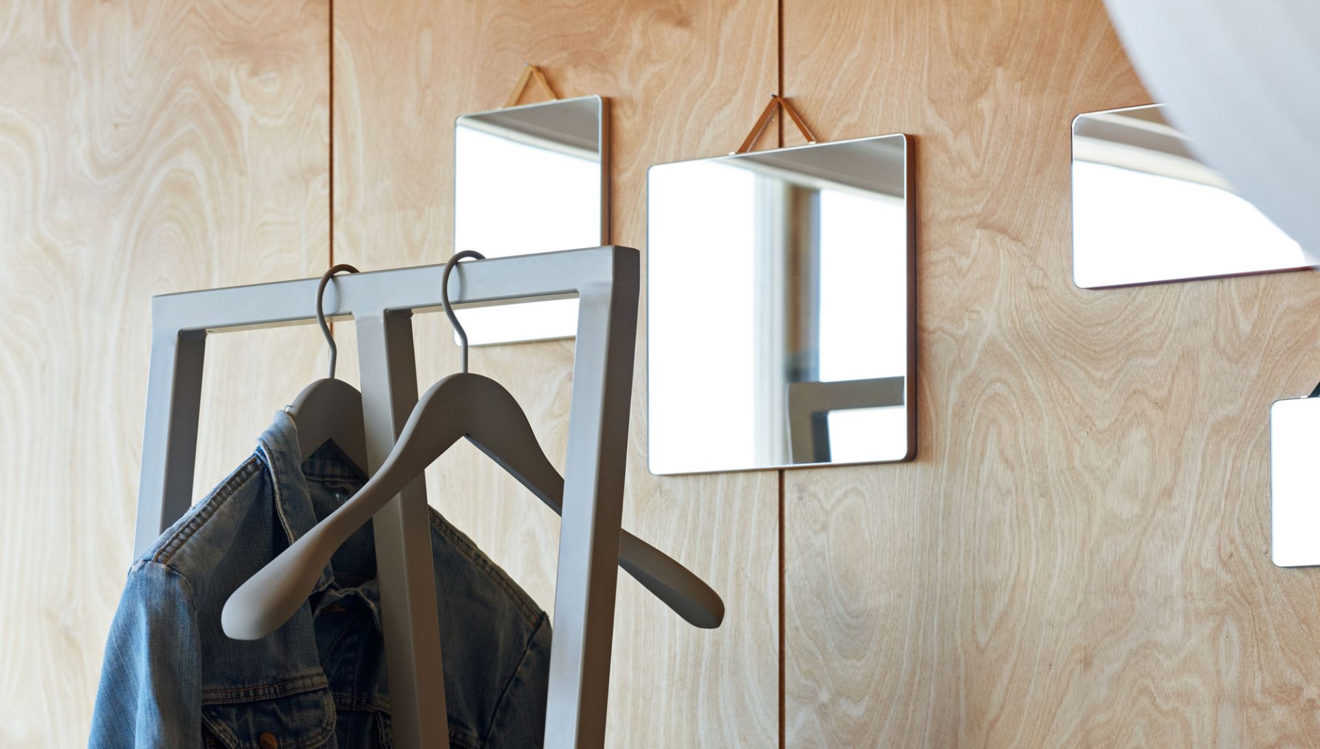 Soft Coat Hanger Wide Kleiderbügel 4-er Set Hay