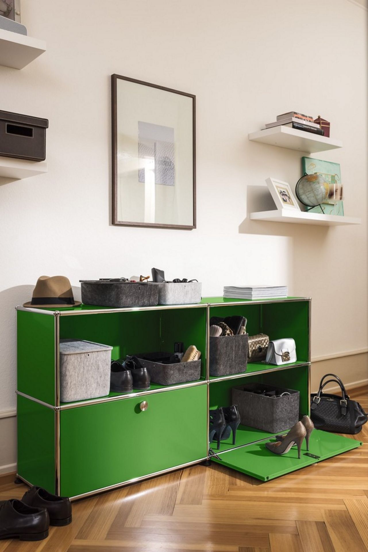 USM Haller Inos Box hoch 22,3 x 32,23 x 19 cm / Hellgrau