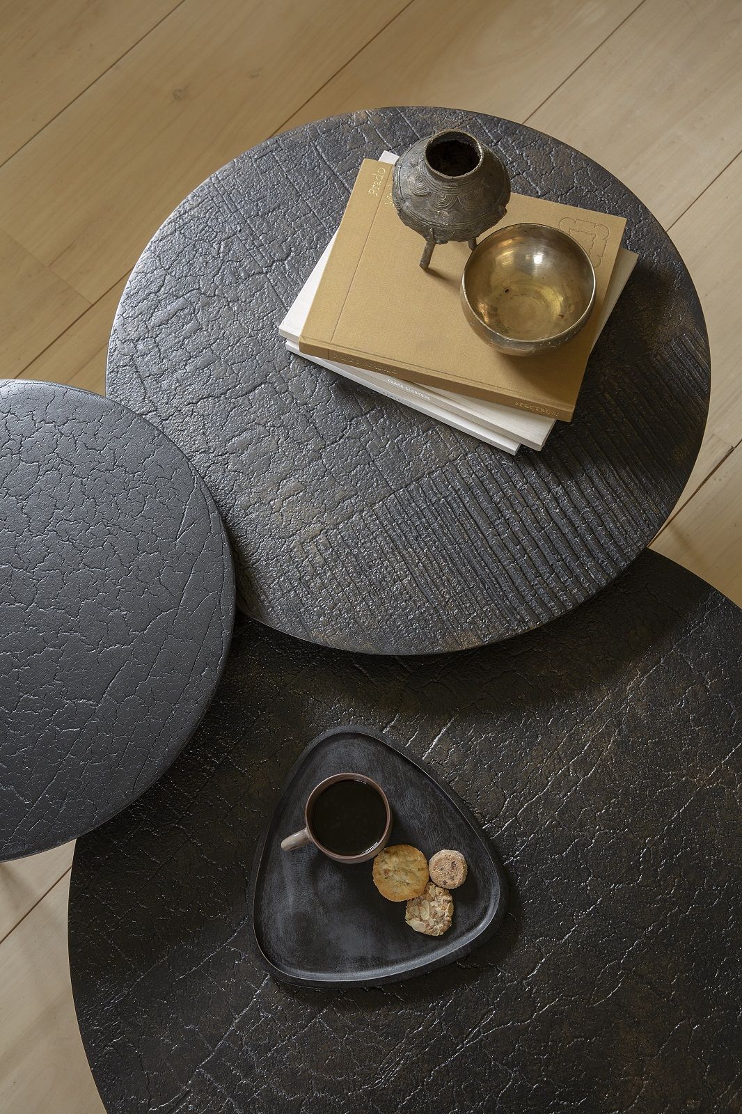 Luna Couchtisch ∅50 cm Ethnicraft