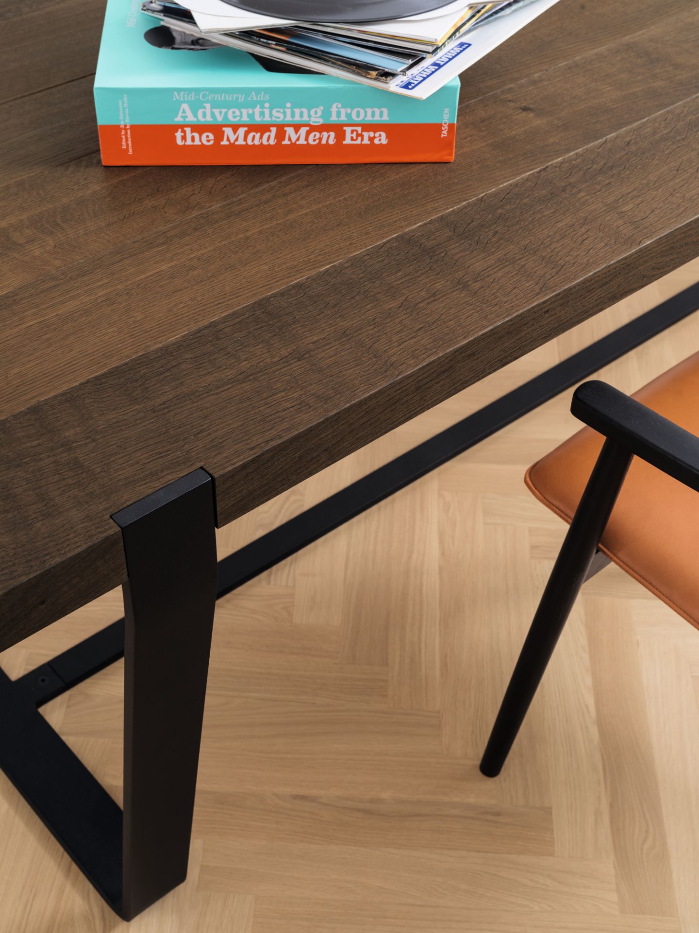 BB 11 Clamp Tisch Nussbaum Janua