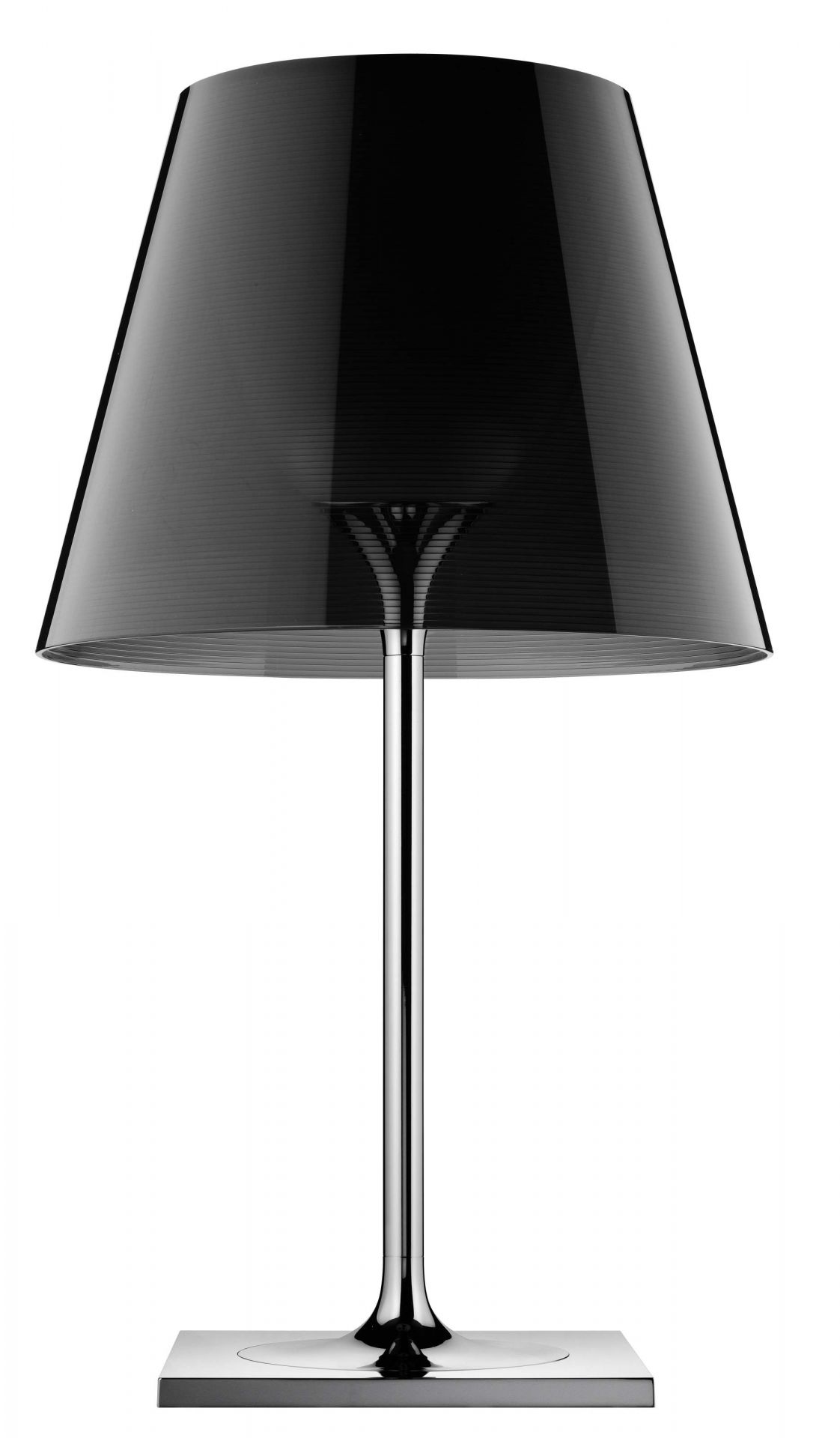 Ktribe T2 Tischleuchte von Flos mit schwarzem Schirm und verchromtem Fuß. Designleuchte.