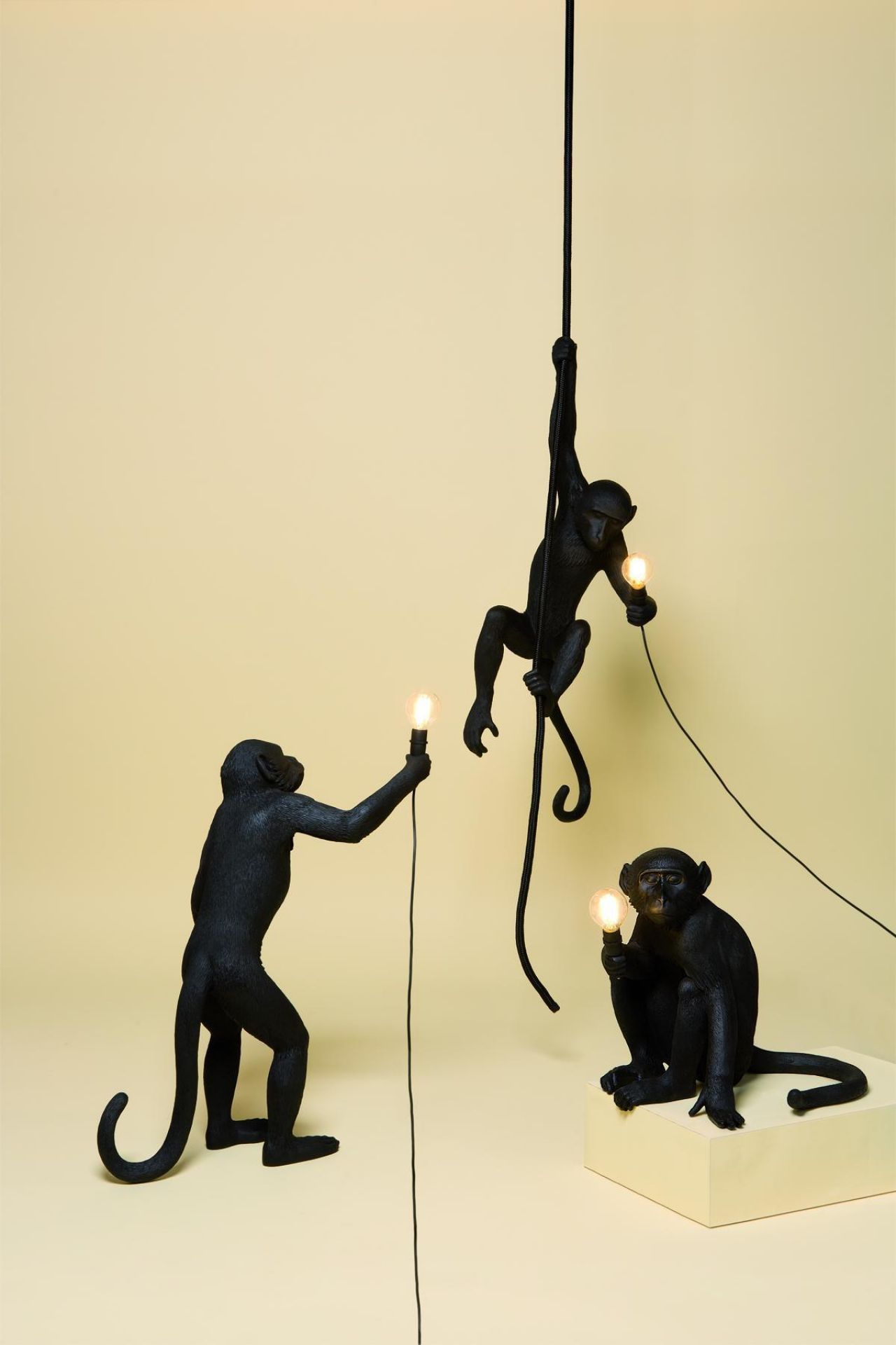 Monkey sitzend Indoor / Outdoor Tischleuchte schwarz Seletti