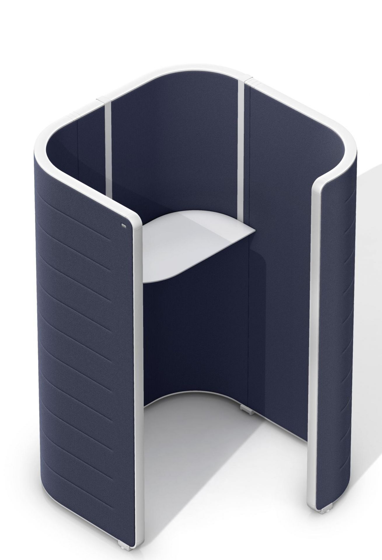 Interstuhl Hub Telefonzelle Hoch: Moderne, blaue Akustikkabine mit weißem Tisch für konzentriertes Arbeiten.