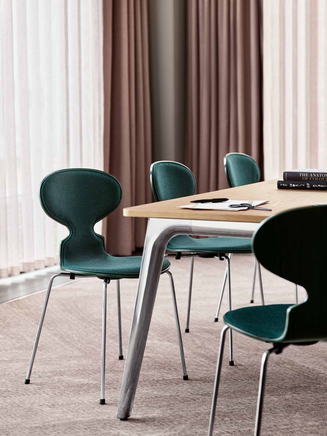 Pluralis Tisch Fritz Hansen