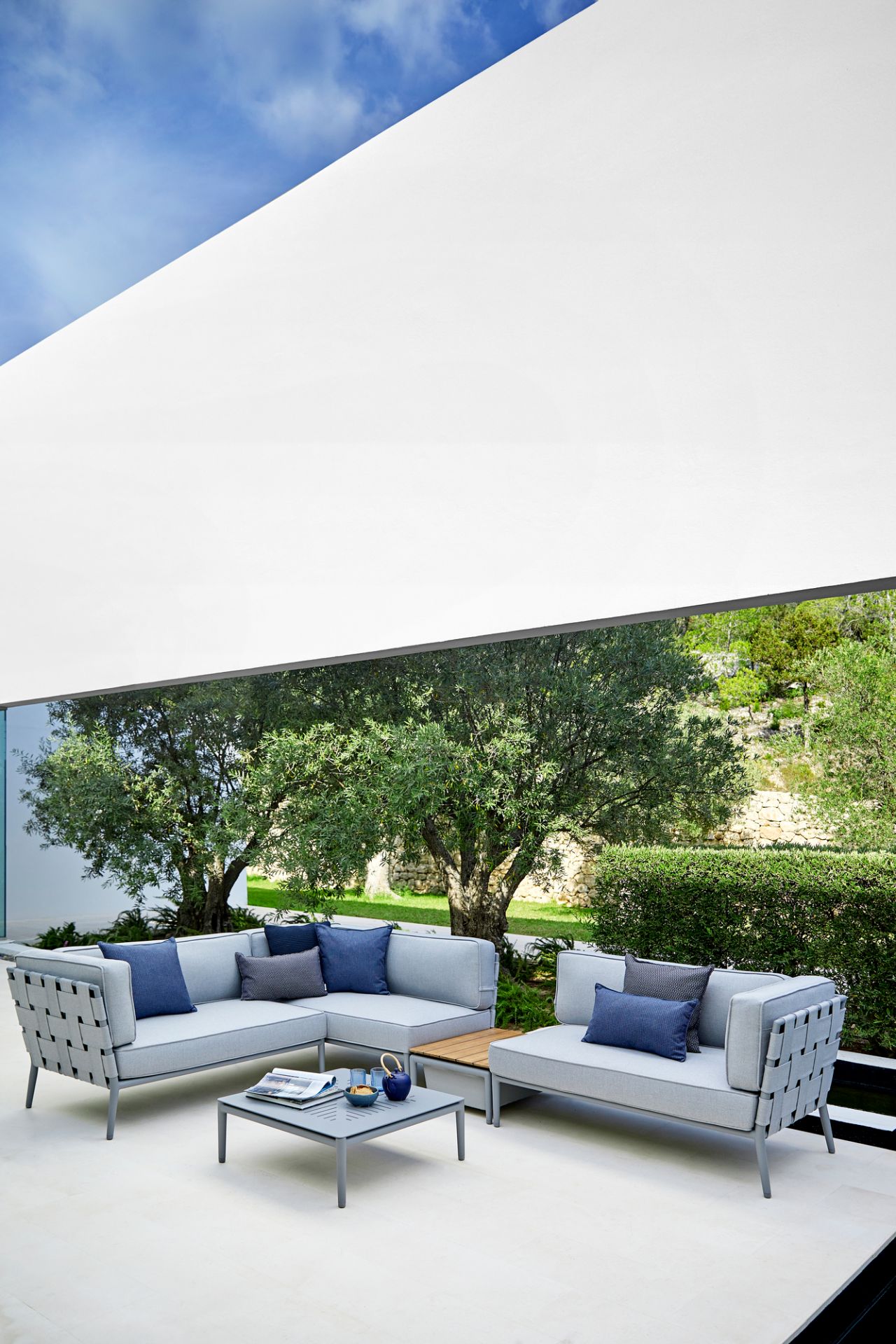 Conic Outdoor Couchtisch hellgrau Cane-Line