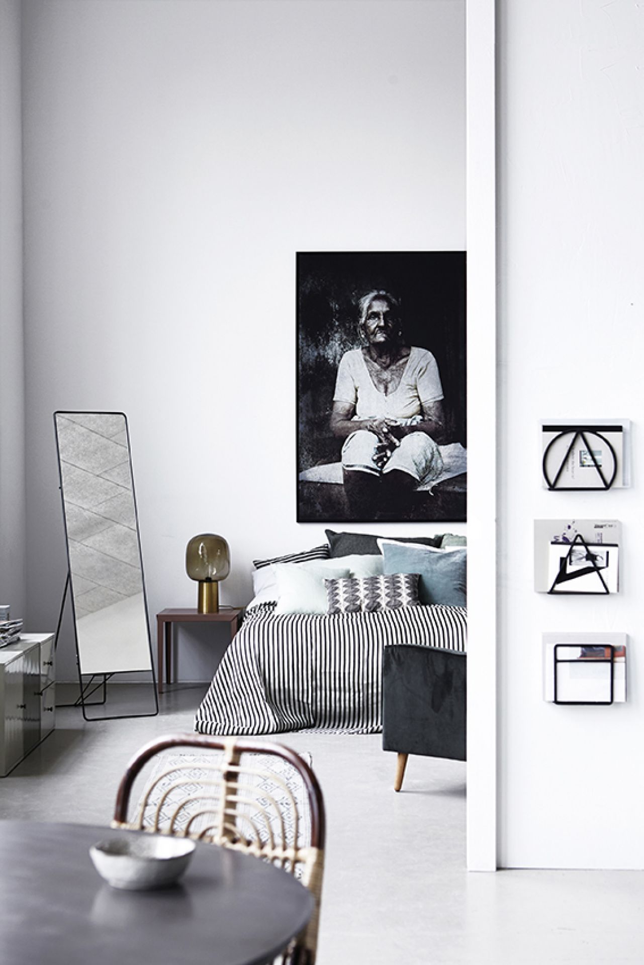 Loge Zeitungsständer house doctor - EINZELSTÜCKE