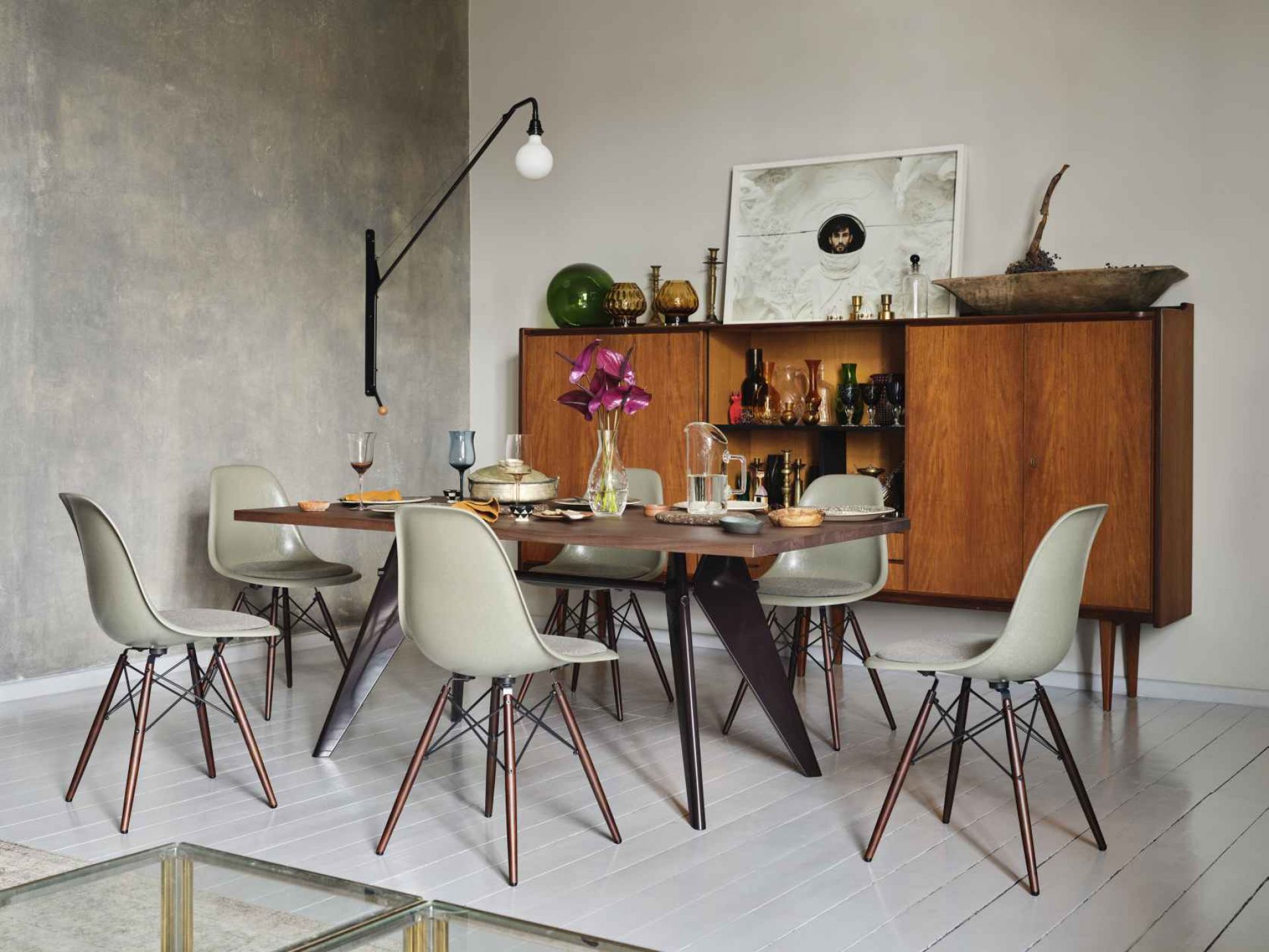 Eames Fiberglass Chair DSW Stuhl mit Sitzpolster Vitra