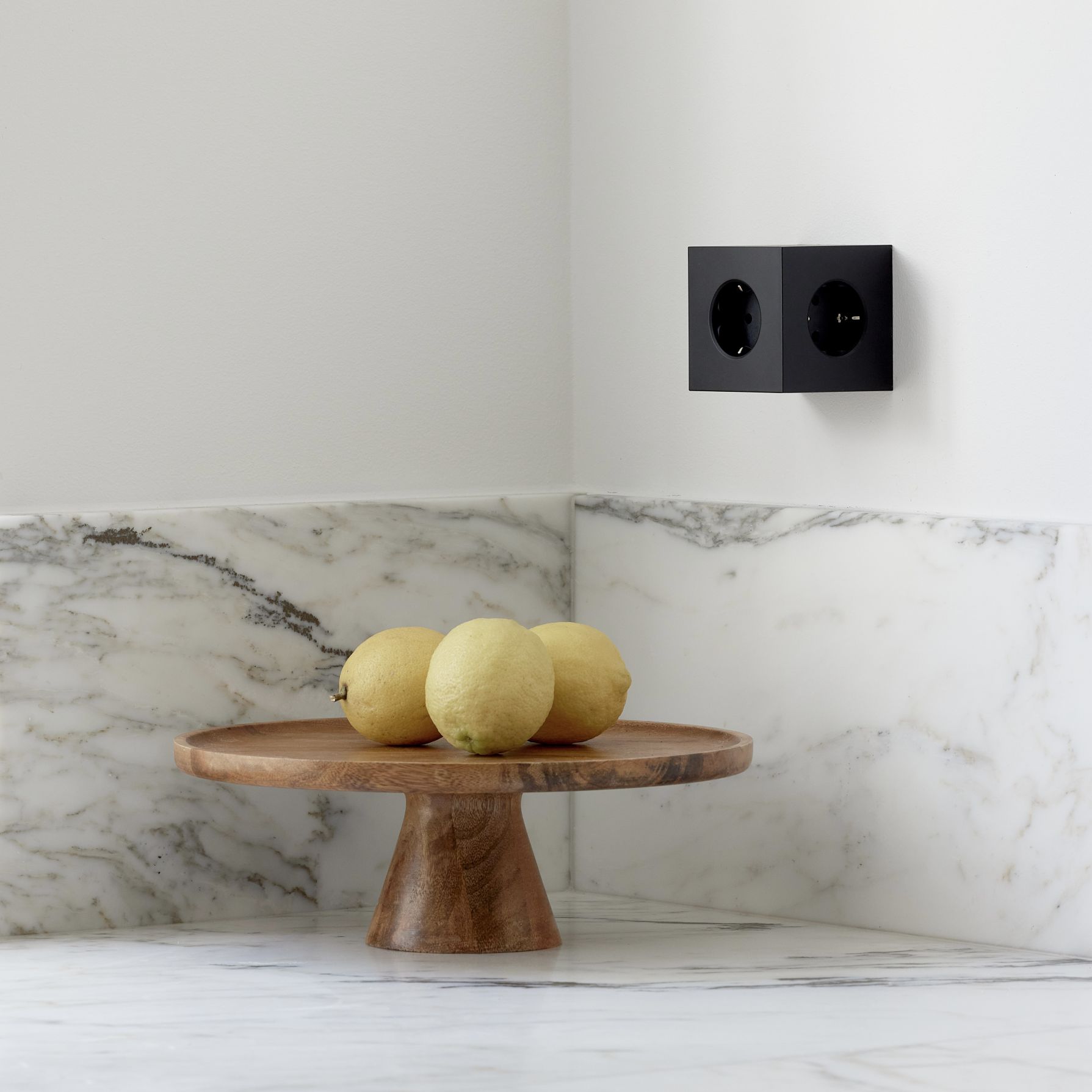 Square 2 - Avolt Steckdosenwürfel mit USB-C dfp Design