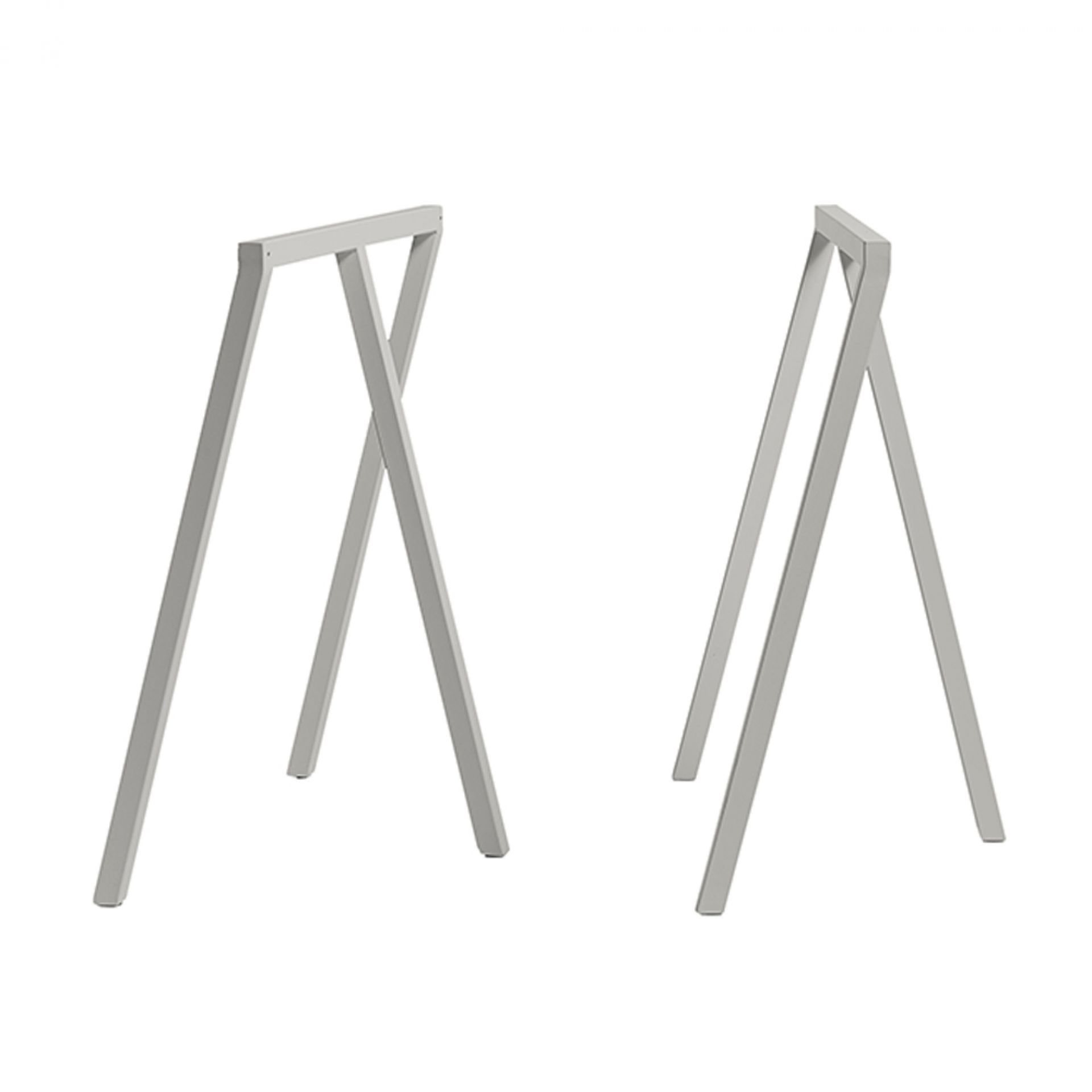 Zwei schwarze Loop Stand Frame Böcke von Hay, ideal für Schreibtische und Tische.