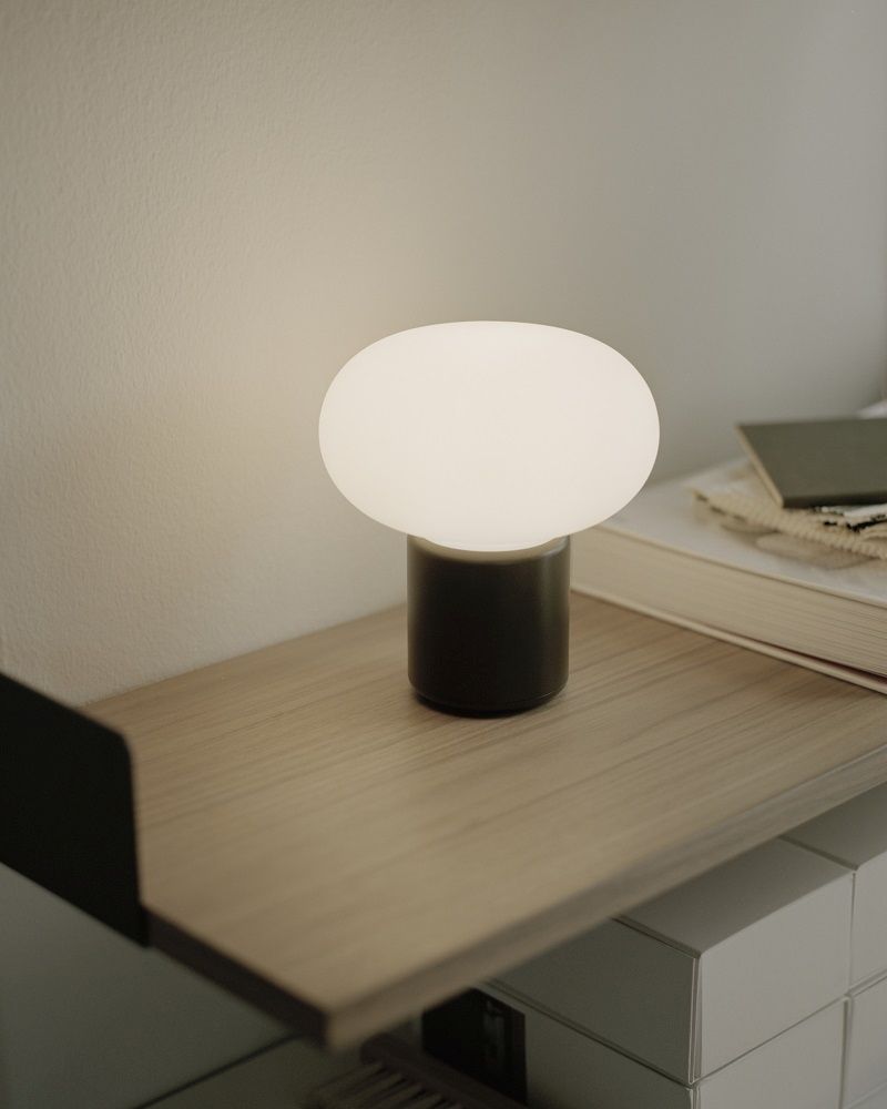 Karl-Johan Portable Table Lamp Akkuleuchte / Tischleuchte New Works Karl-Johan Portable Table Lamp Akkuleuchte / Tischleuchte New Works
