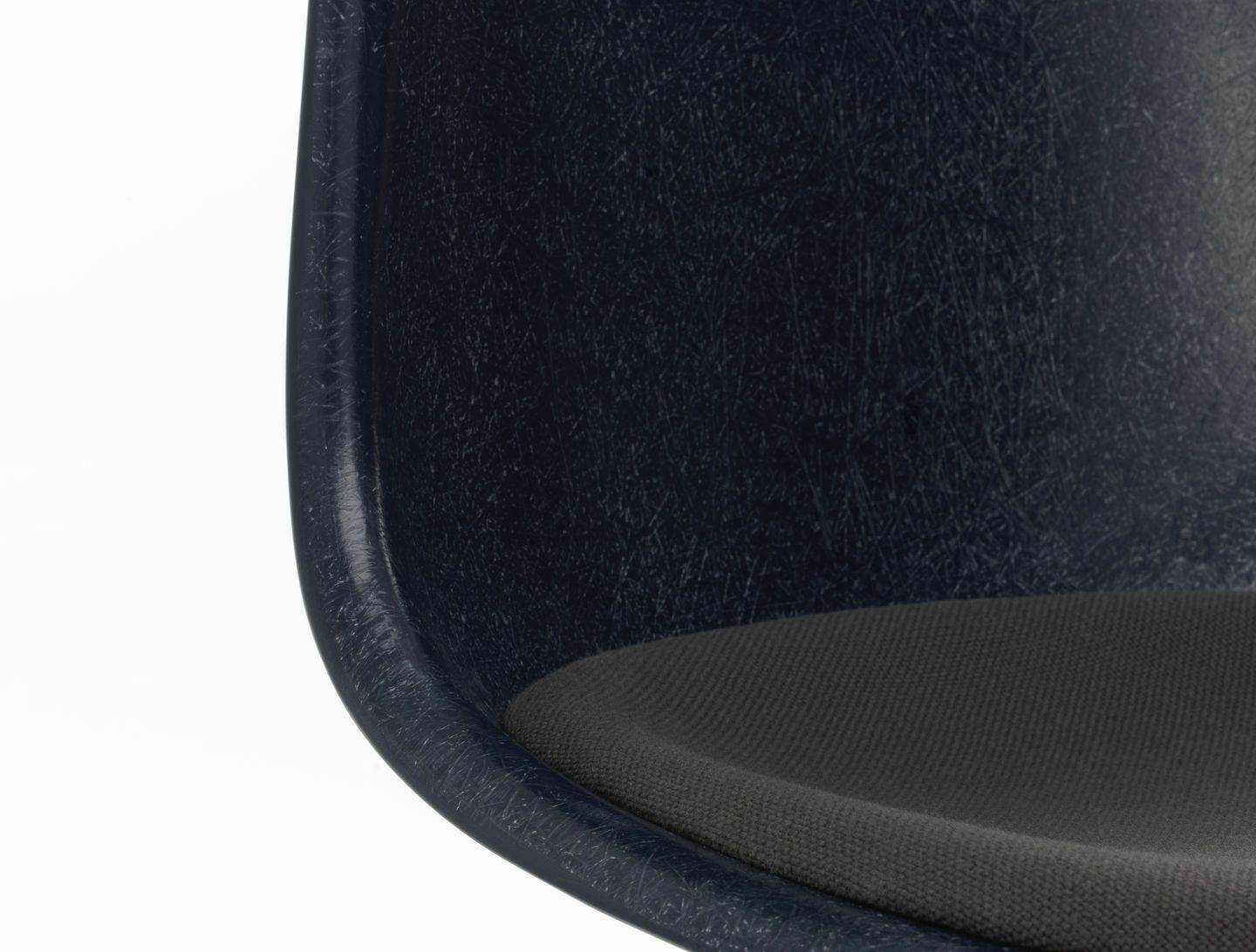 Eames Fiberglass Chair DSR Stuhl mit Sitzpolster Vitra
