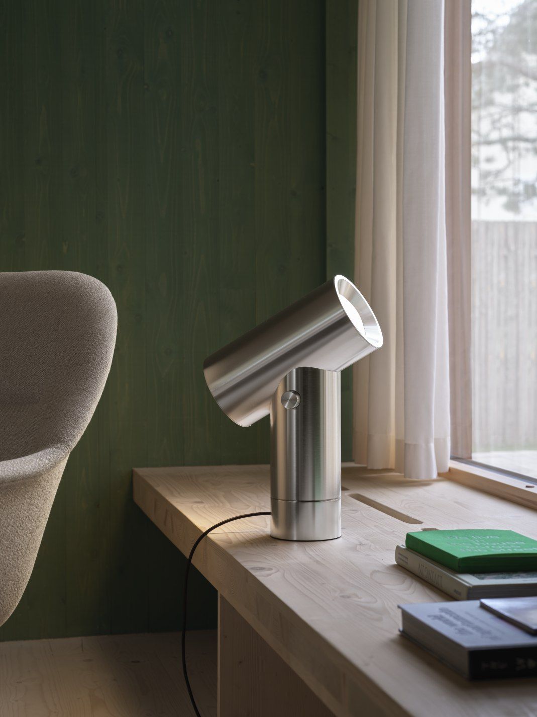 Beam Lamp Tischleuchte H 45 cm / Aluminium poliert Muuto