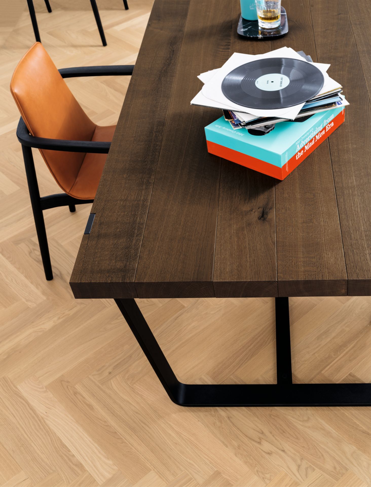 BB 11 Clamp Tisch Nussbaum Janua