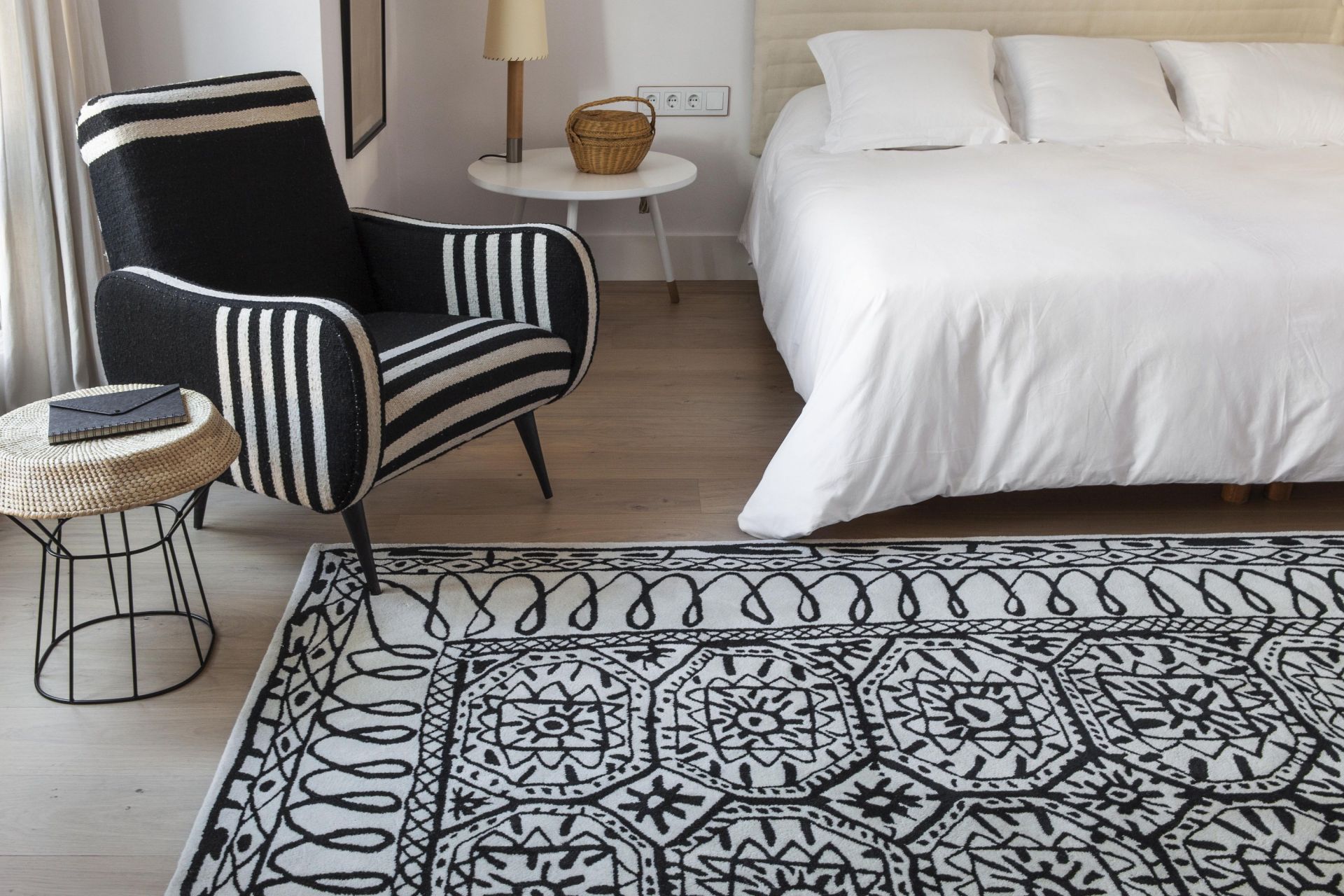 Black on White Estambul Teppich Nanimarquina