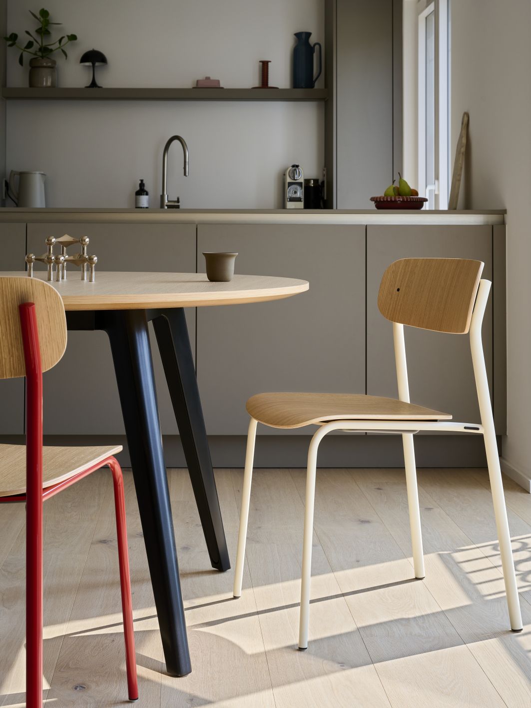S 243 / S243 Stahlrohr Stuhl Thonet