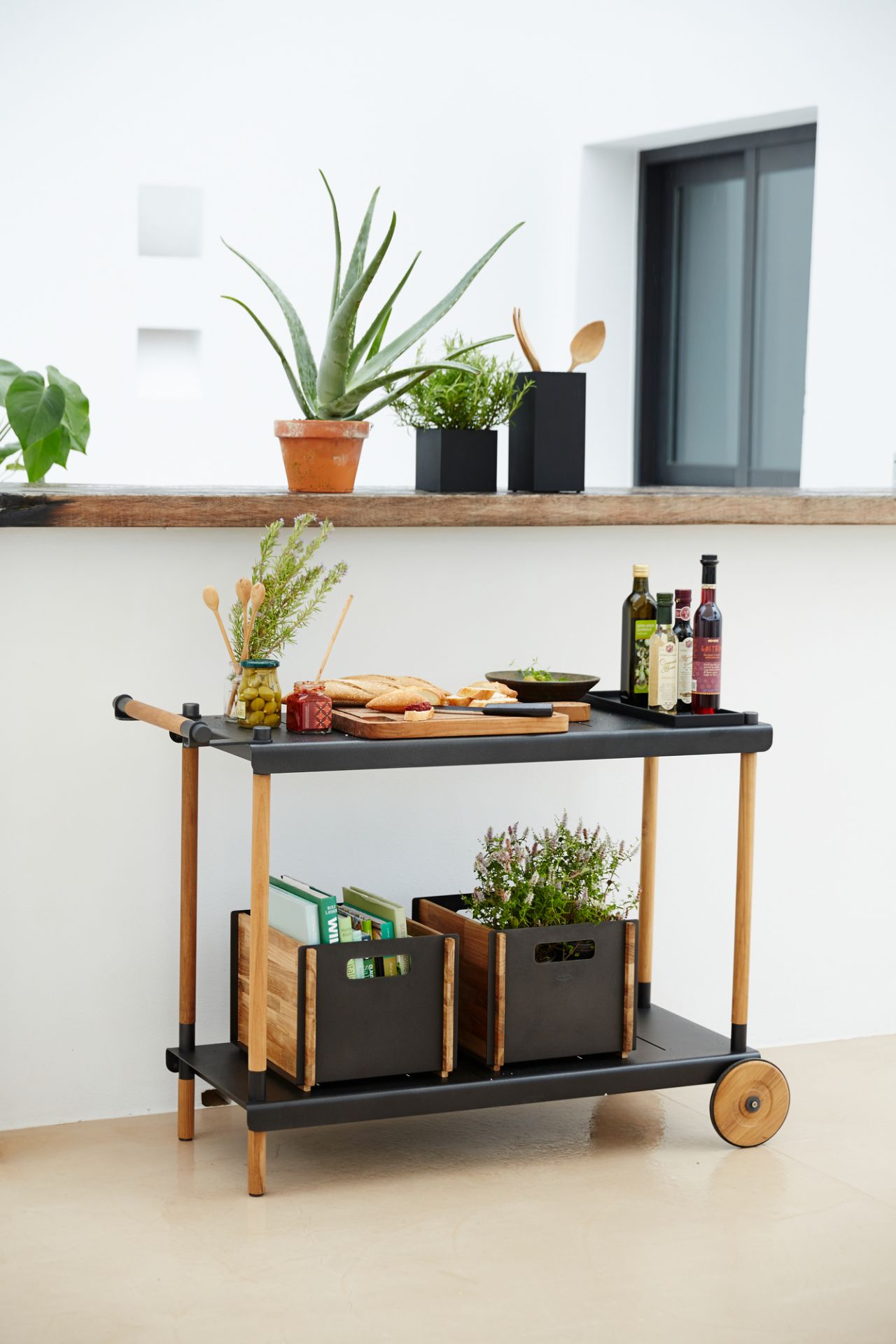 Frame Indoor / Outdoor Barwagen Cane-Line
