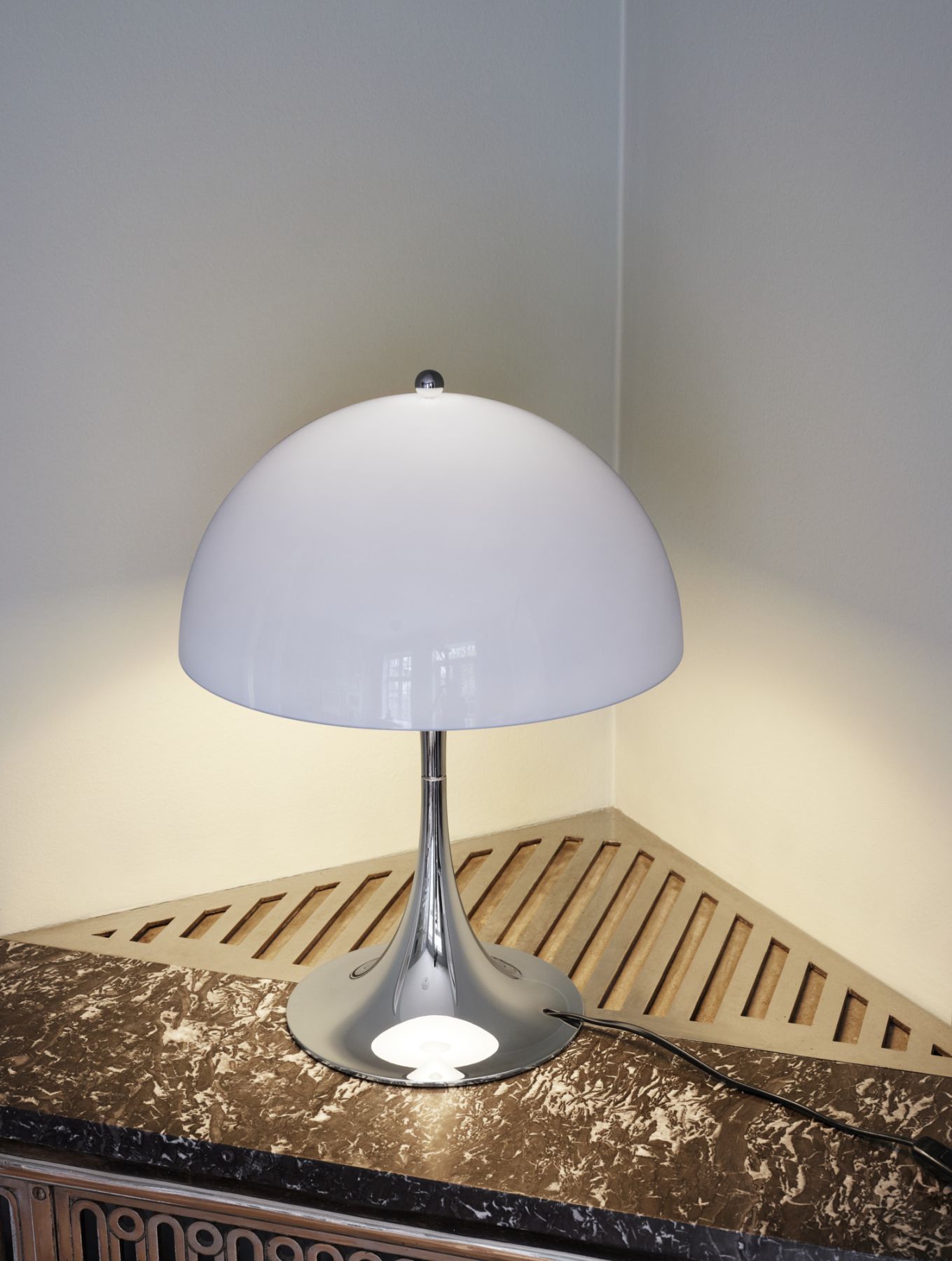 Panthella 320 Table lamp Tischleuchte Louis Poulsen