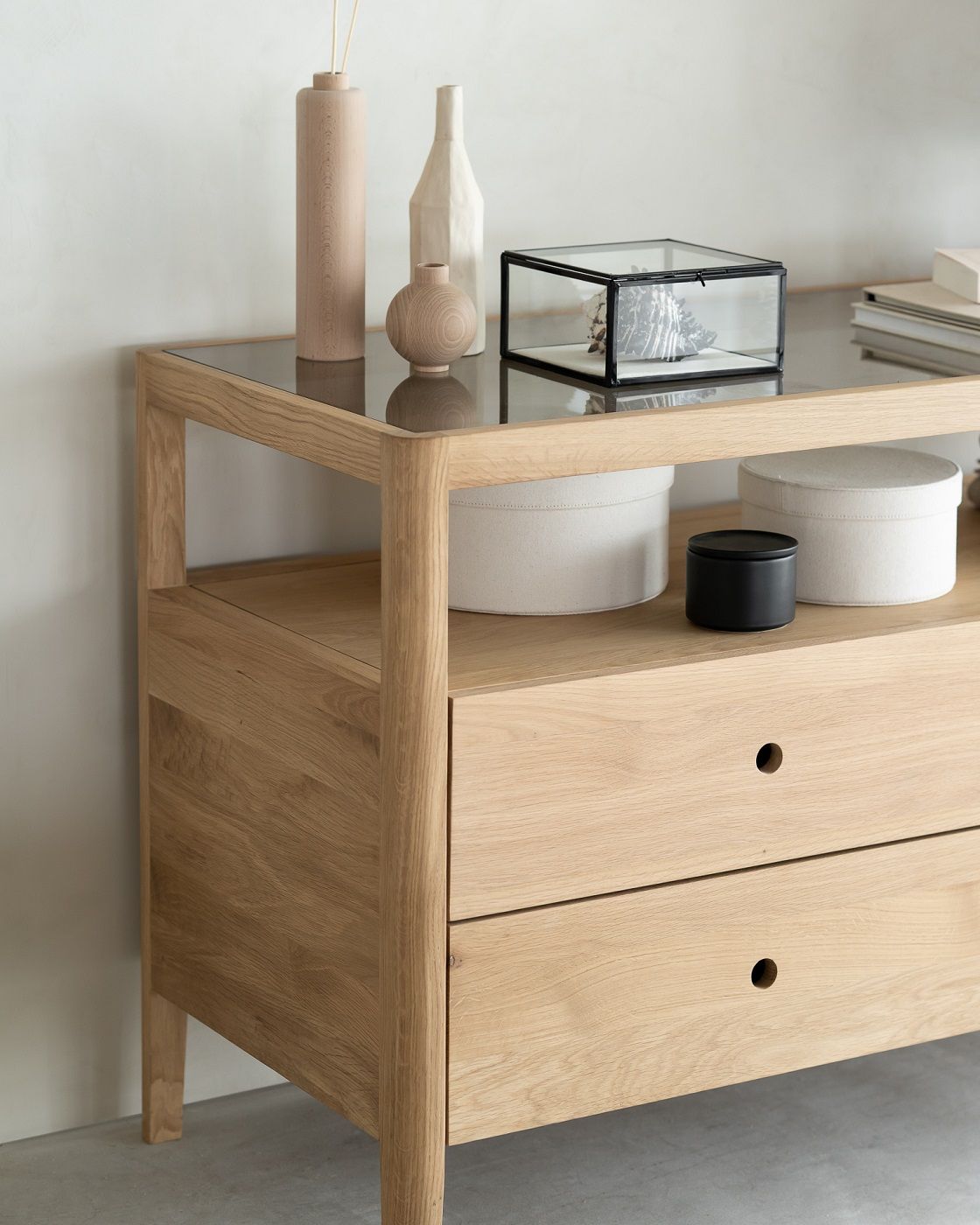 Spindle Kommode mit 4 Schubladen Eiche Ethnicraft