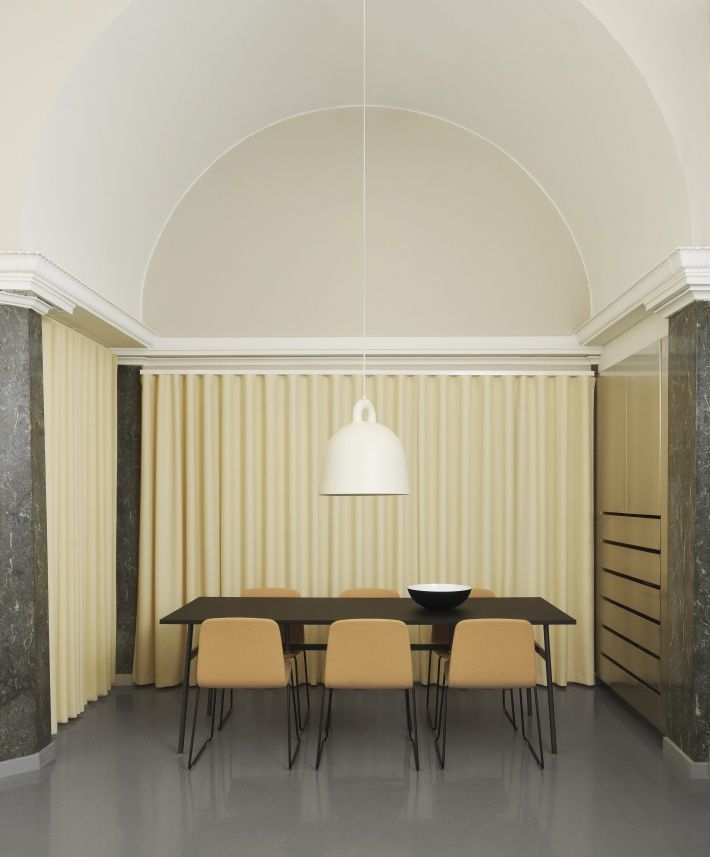 Bell Lamp Hängeleuchte Normann Copenhagen Sand Ø 35 cm
