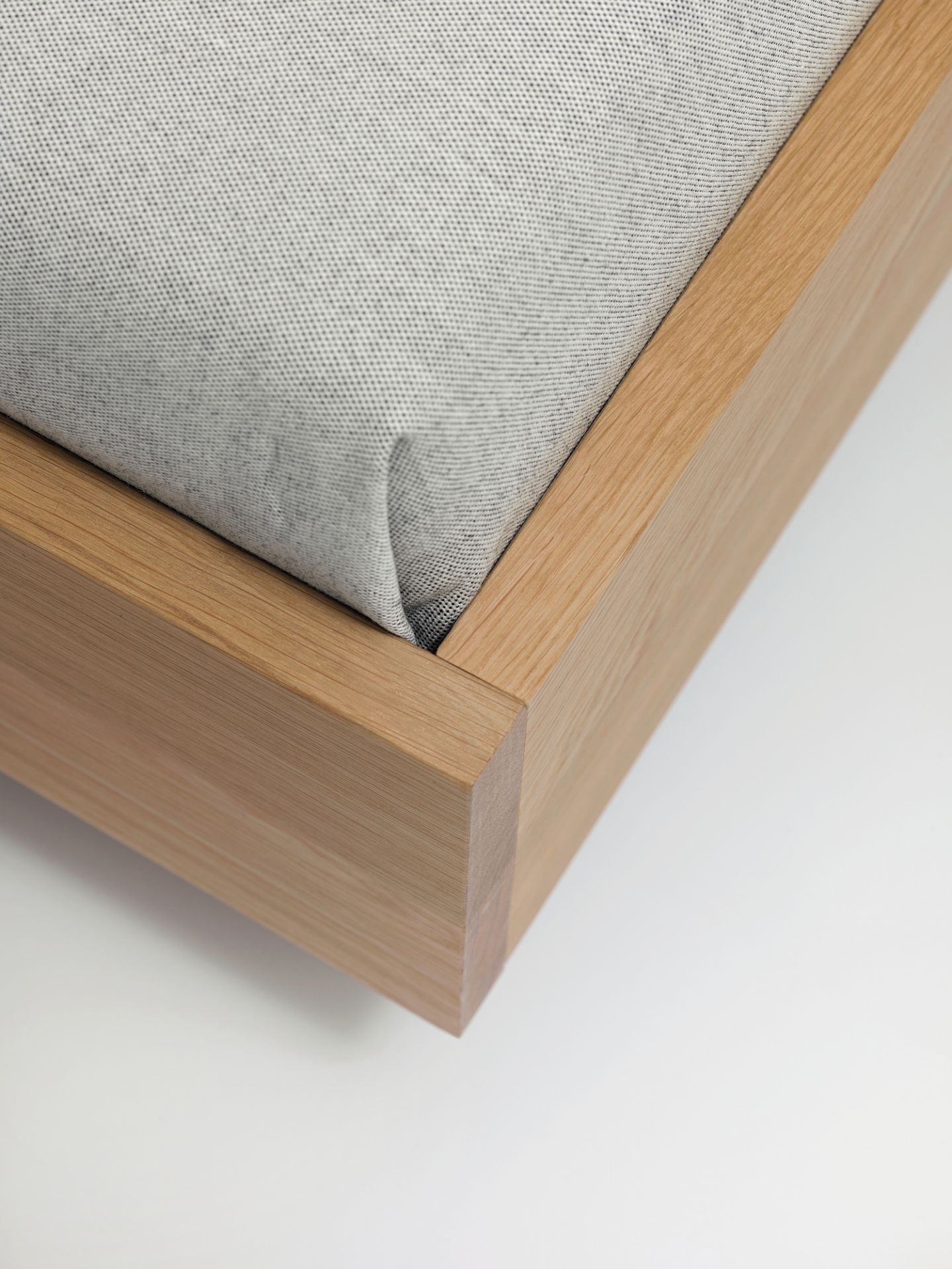 Simple HI 79 - 180 Holzbett Zeitraum