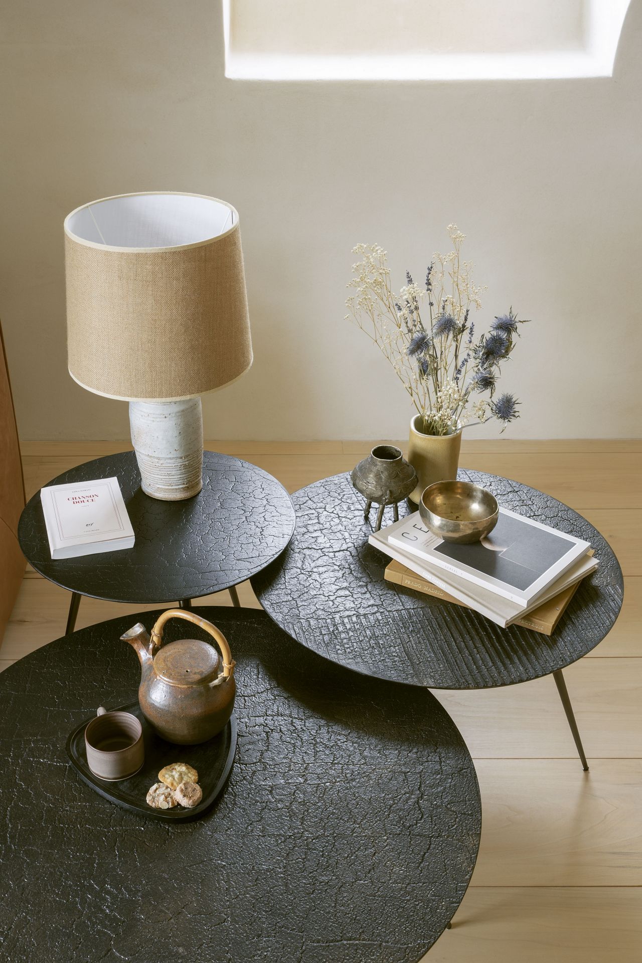 Luna Couchtisch ∅50 cm Ethnicraft