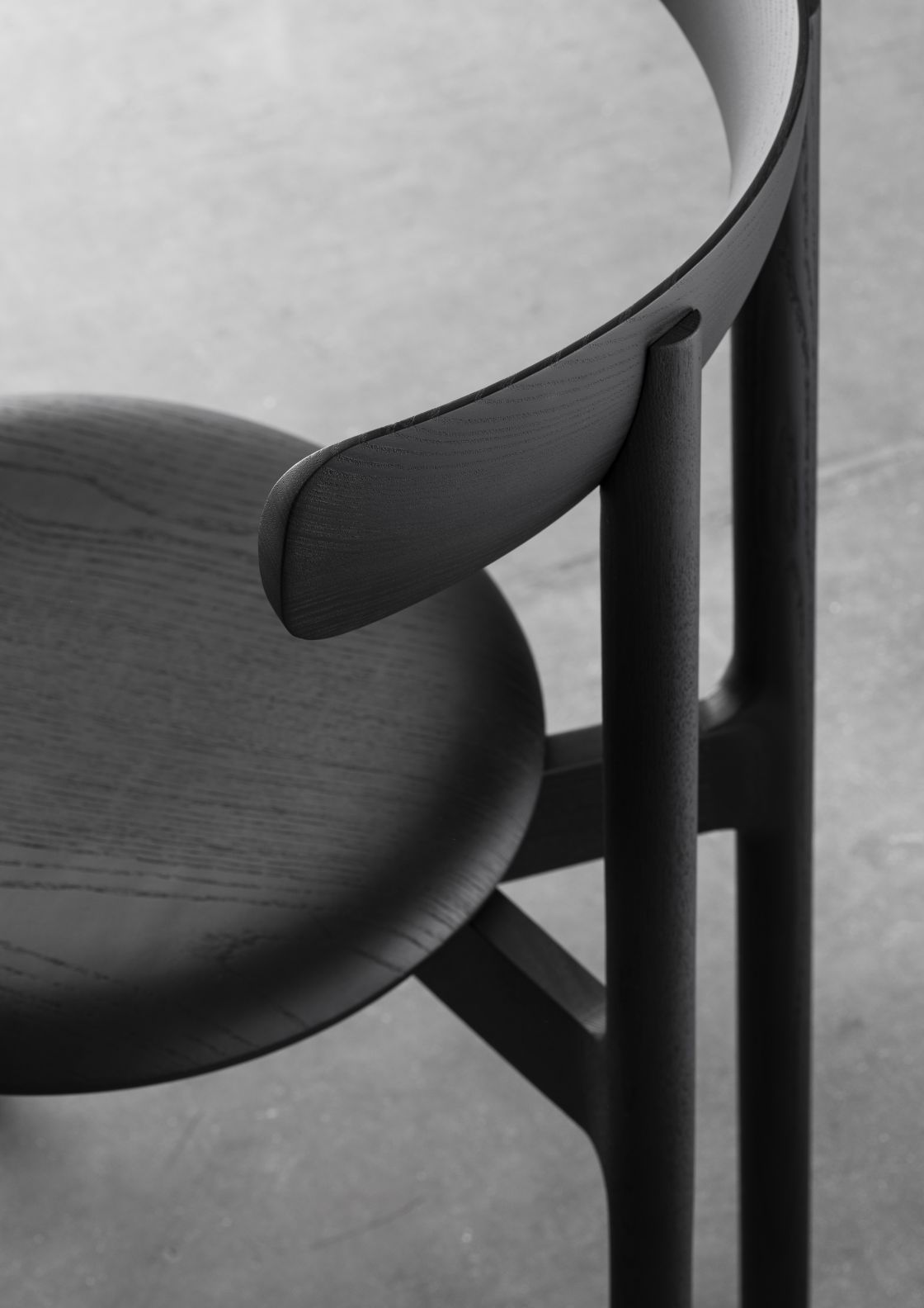 Bice Stuhl Miniforms Esche schwarz gebeizt Bice Stuhl Miniforms Esche schwarz gebeizt