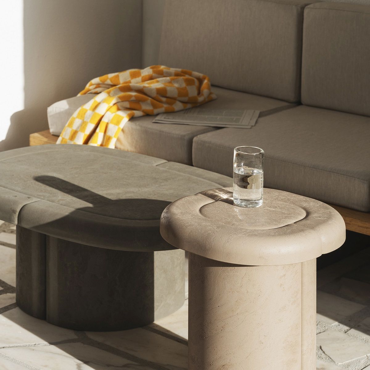 Alder Lounge Table Oval  Indoor / Outdoor Couchtisch Mater 