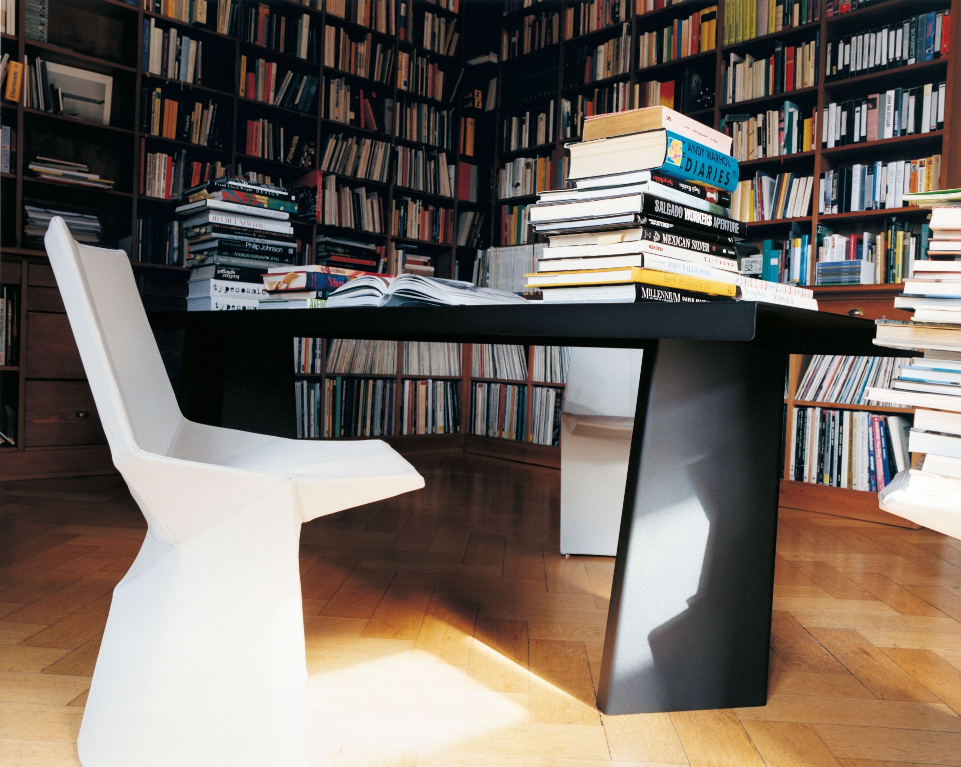 Pallas Tisch Indoor ClassiCon