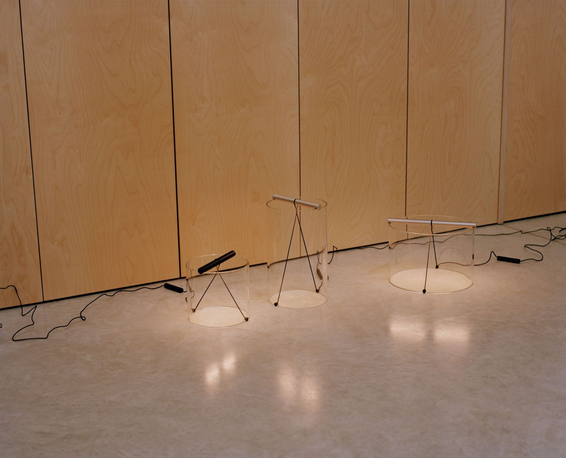 To-Tie T3 LED Tischleuchte Flos Schwarz eloxiert