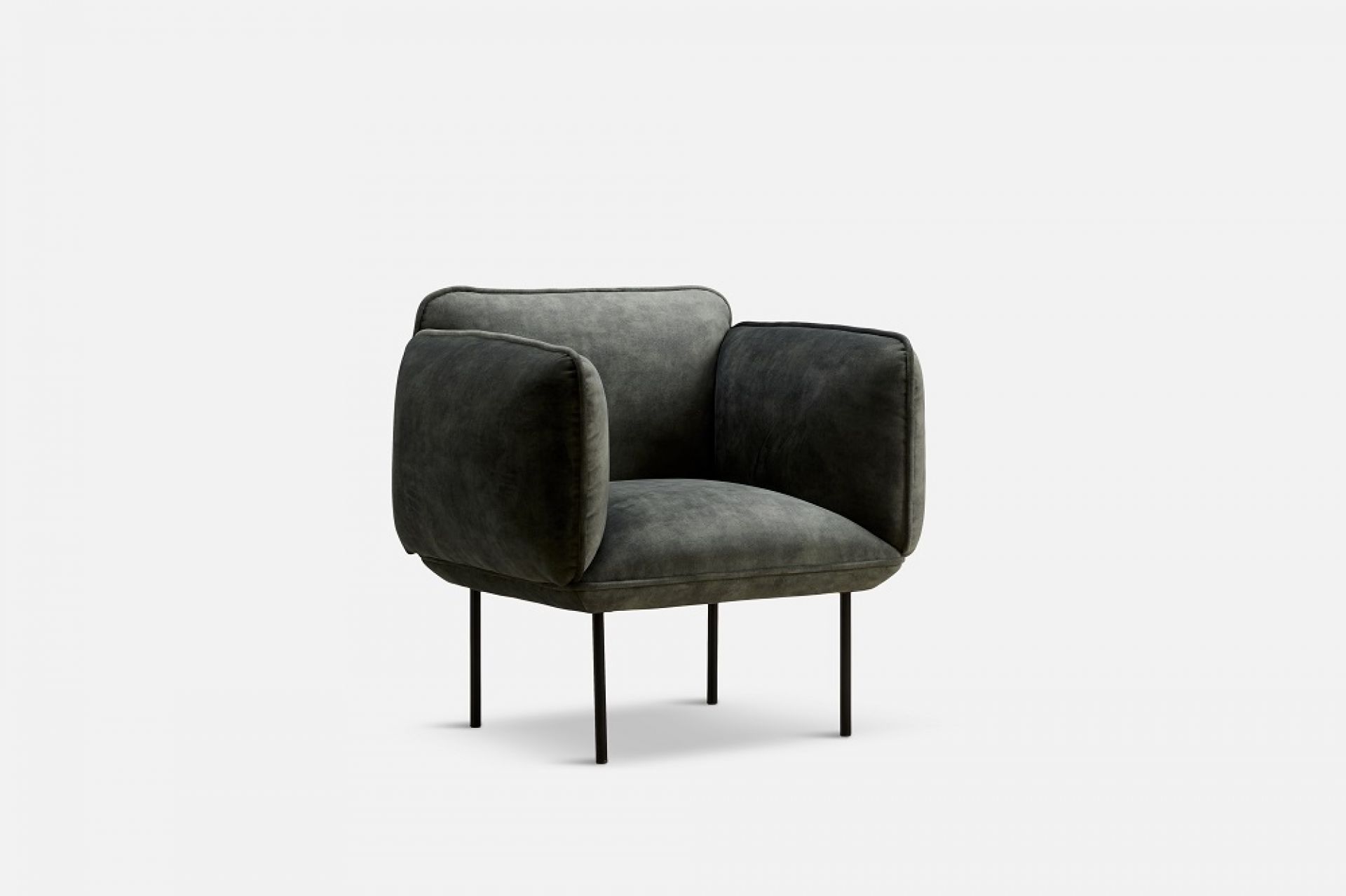 Nakki Armchair Sessel in Dunkelgrau: Moderner Polstersessel mit Armlehnen und schwarzen Metallbeinen für Wohnzimmer.