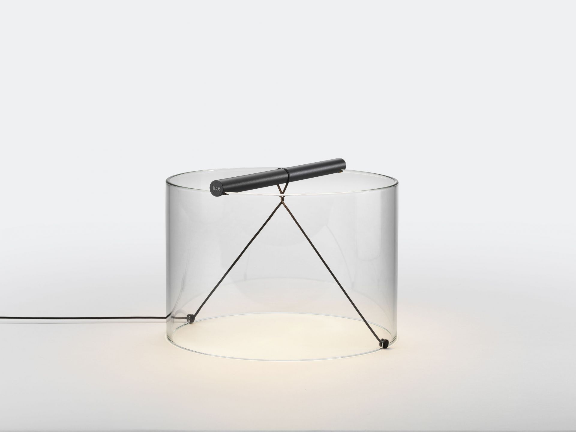 To-Tie T3 LED Tischleuchte Flos Schwarz eloxiert