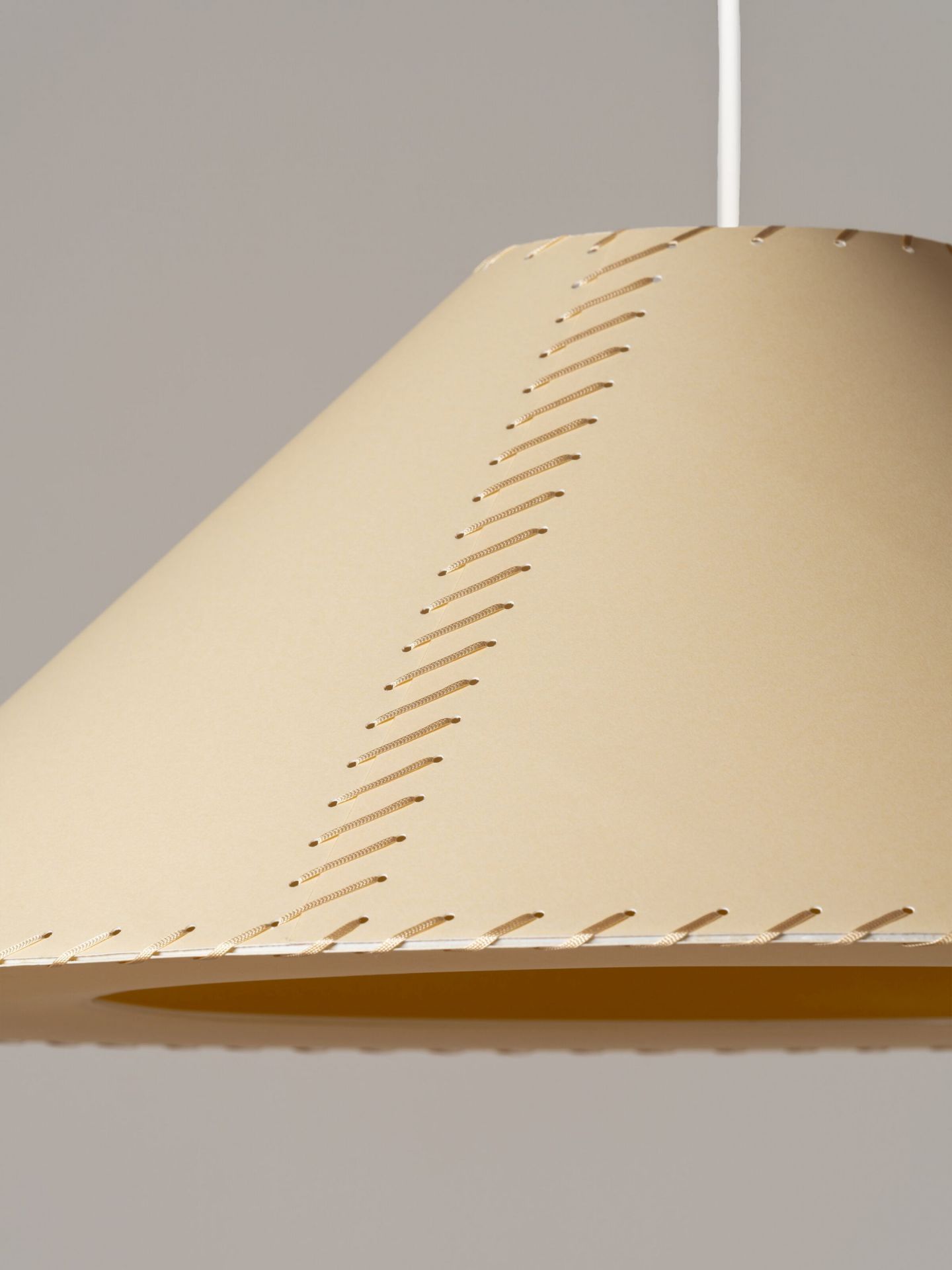 Sísísí cónicas planas MT5 Pendelleuchte Ø64cm beige Santa & Cole