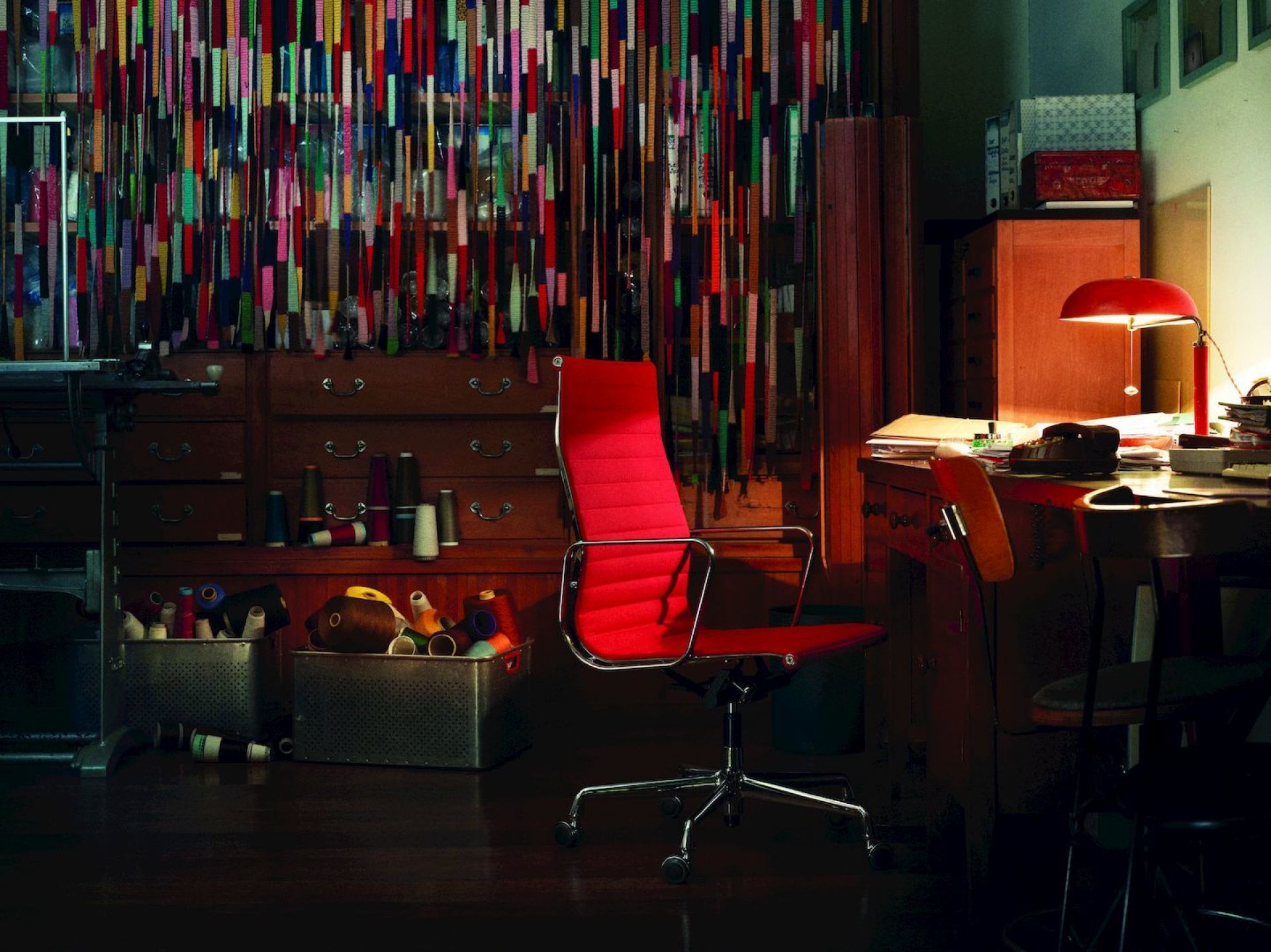 Aluminium Chair EA 119 / EA119 Stuhl Vitra