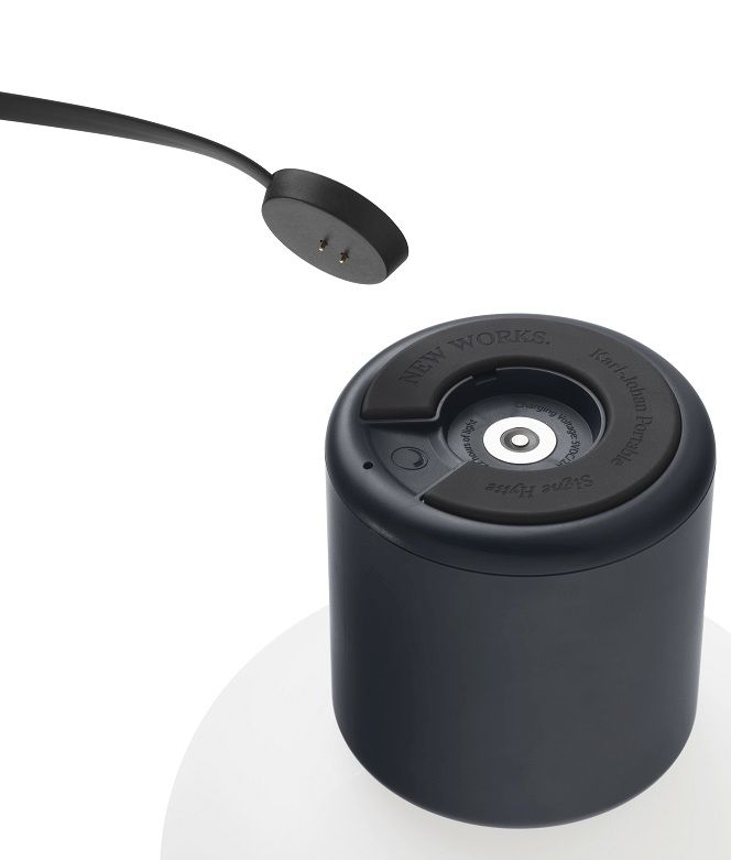 Karl-Johan Portable Table Lamp Akkuleuchte / Tischleuchte New Works Karl-Johan Portable Table Lamp Akkuleuchte / Tischleuchte New Works
