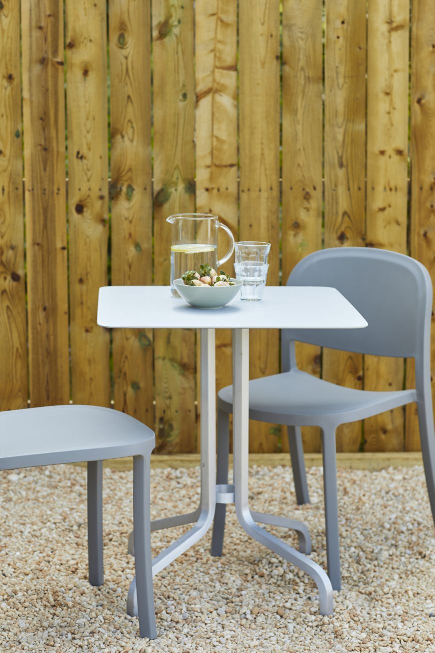 1 Inch Reclaimed Stuhl stapelbar Blau Emeco