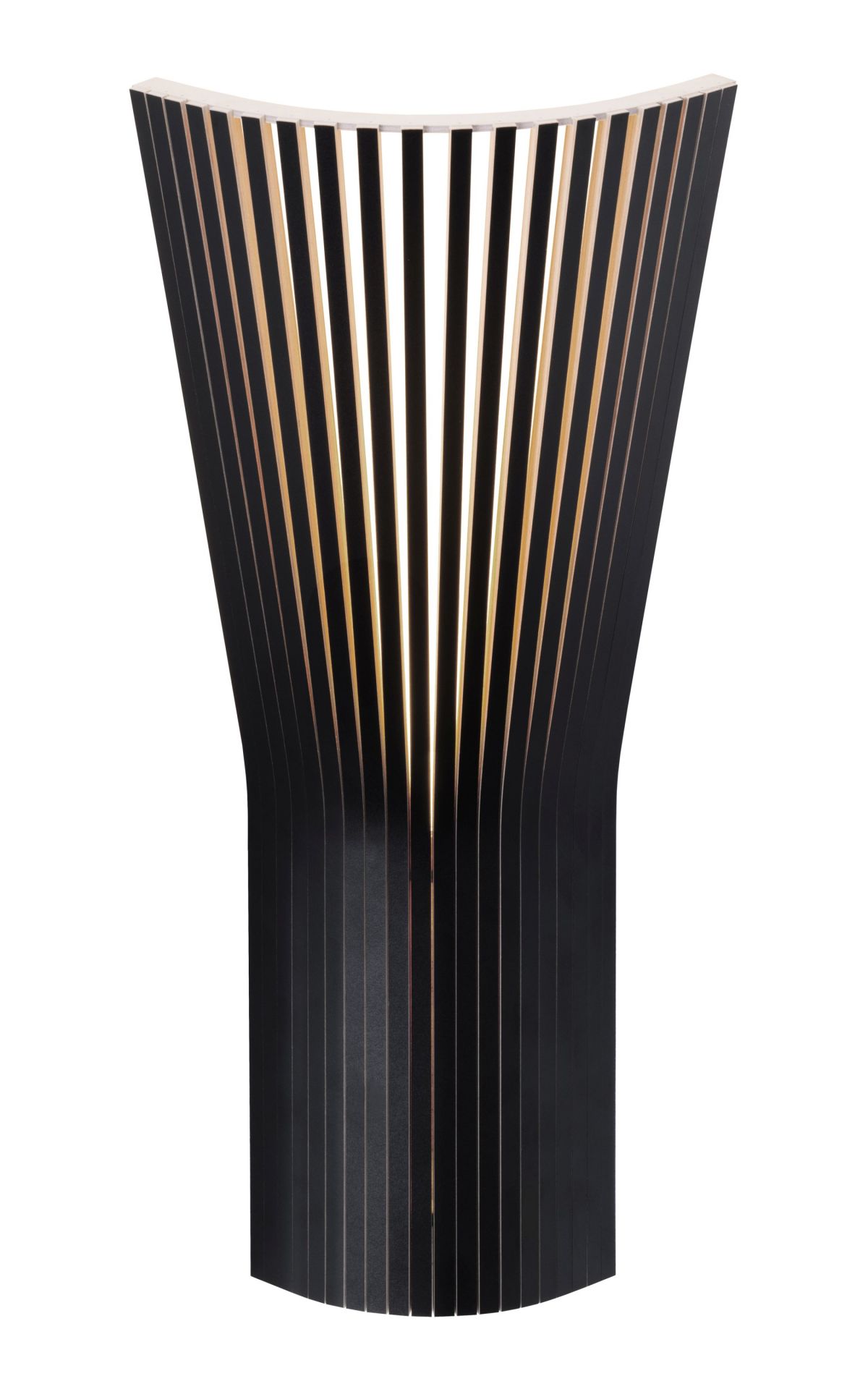 Secto Design 4237 Eckleuchte in Schwarz: Moderne Holzleuchte für indirekte Beleuchtung im Raum.